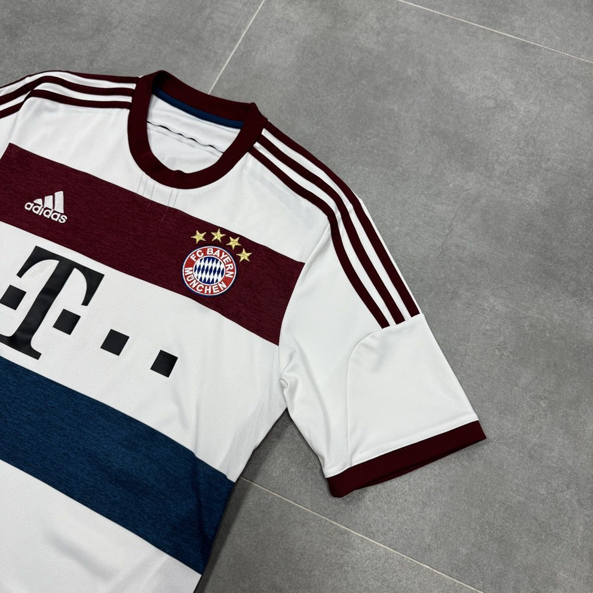Adidas Adidas FC Bayern Munich 2014/2015 Away Soccer Jersey Shirt Size US S / EU 44-46 / 1 - 7 Thumbnail