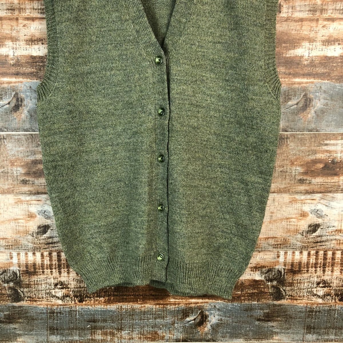 Japanese Brand Japanese Brand vintage Green Vest Knitwear #A2490 Size US S / EU 44-46 / 1 - 3 Thumbnail