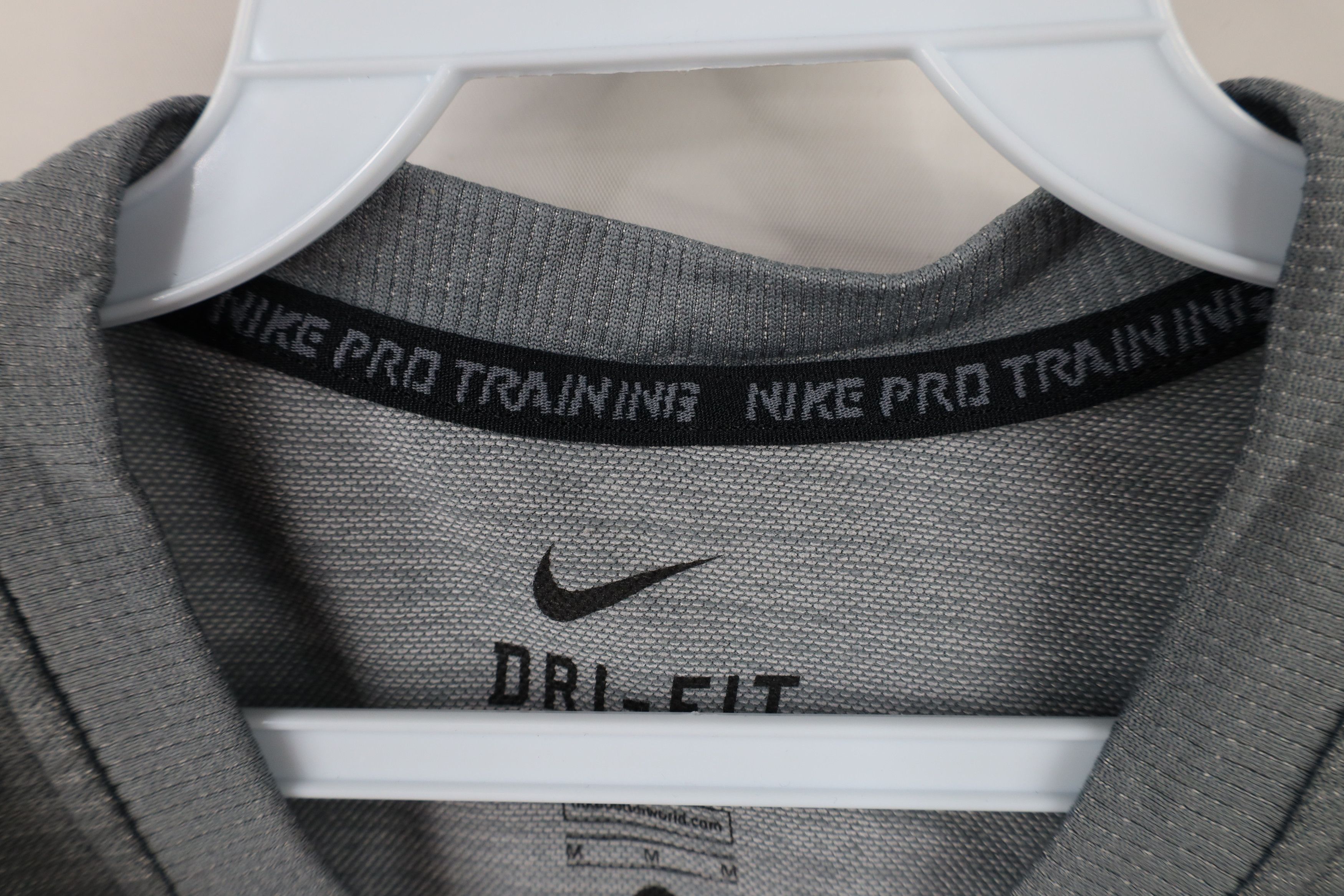 Nike × Vintage Nike Pro Training Block Knit Running Gym V-Neck T-Shirt Gray Size US M / EU 48-50 / 2 - 6 Thumbnail