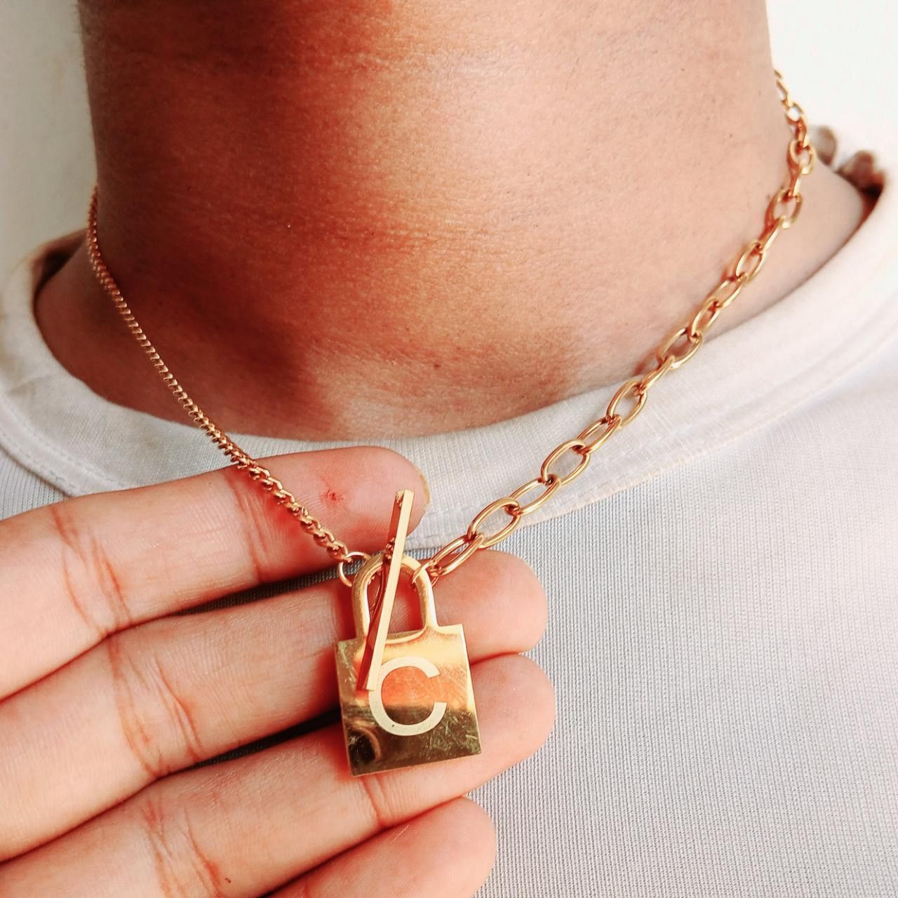 Other Retro Gold Color Irregular Metal Chain Lock Pendant Necklace Size ONE SIZE - 1 Thumbnail