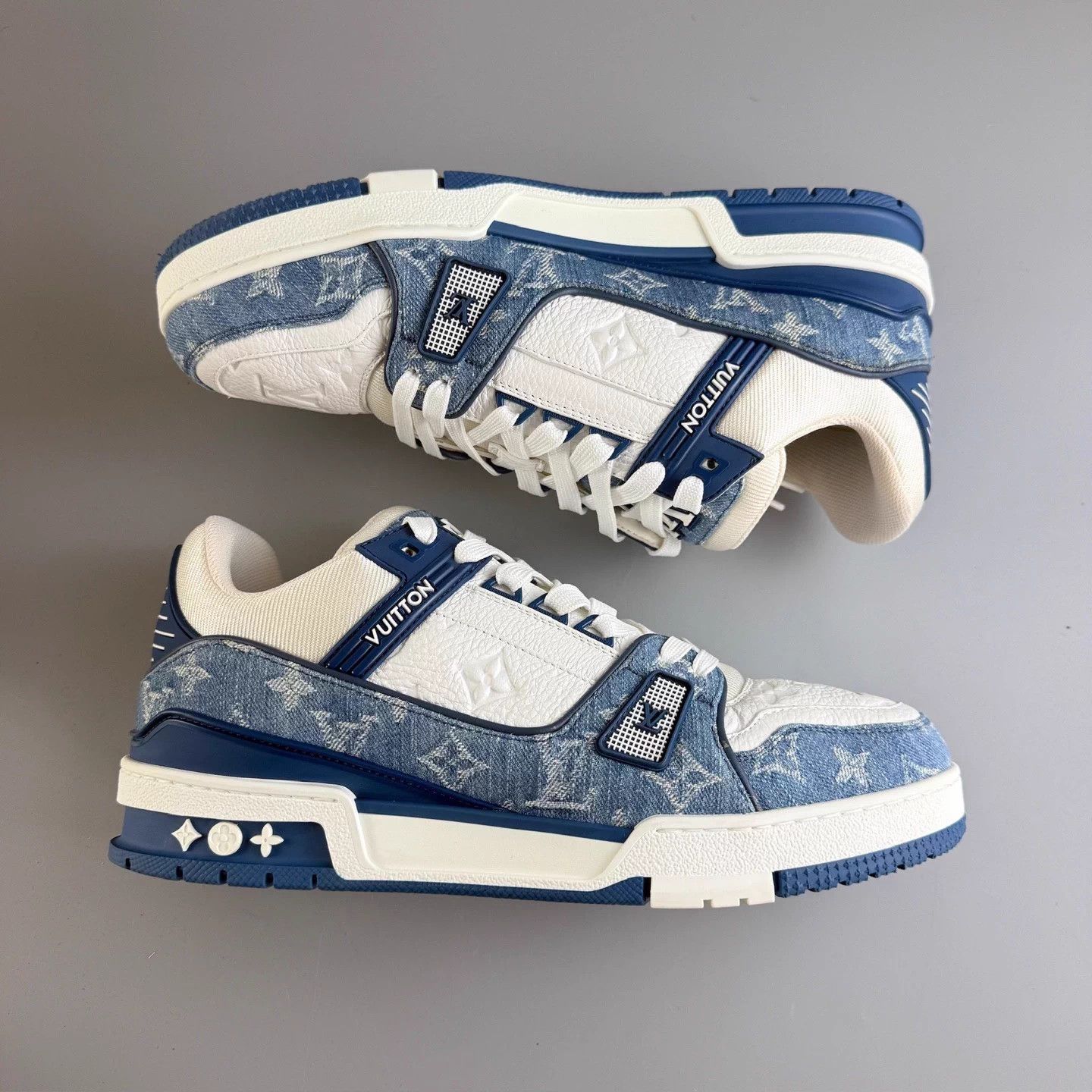 Louis Vuitton LV Trainer white blue denim 42.5 99New YLP4504 Size US 9.5 / EU 42-43 - 4 Thumbnail