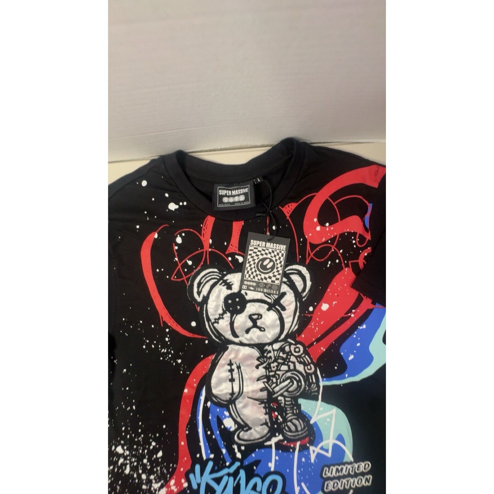Massive MENS LARGESUPERMASSIVE LTD ED BLACK/MULTI/SILVERBEART-SHIRT Size US L / EU 52-54 / 3 - 4 Thumbnail