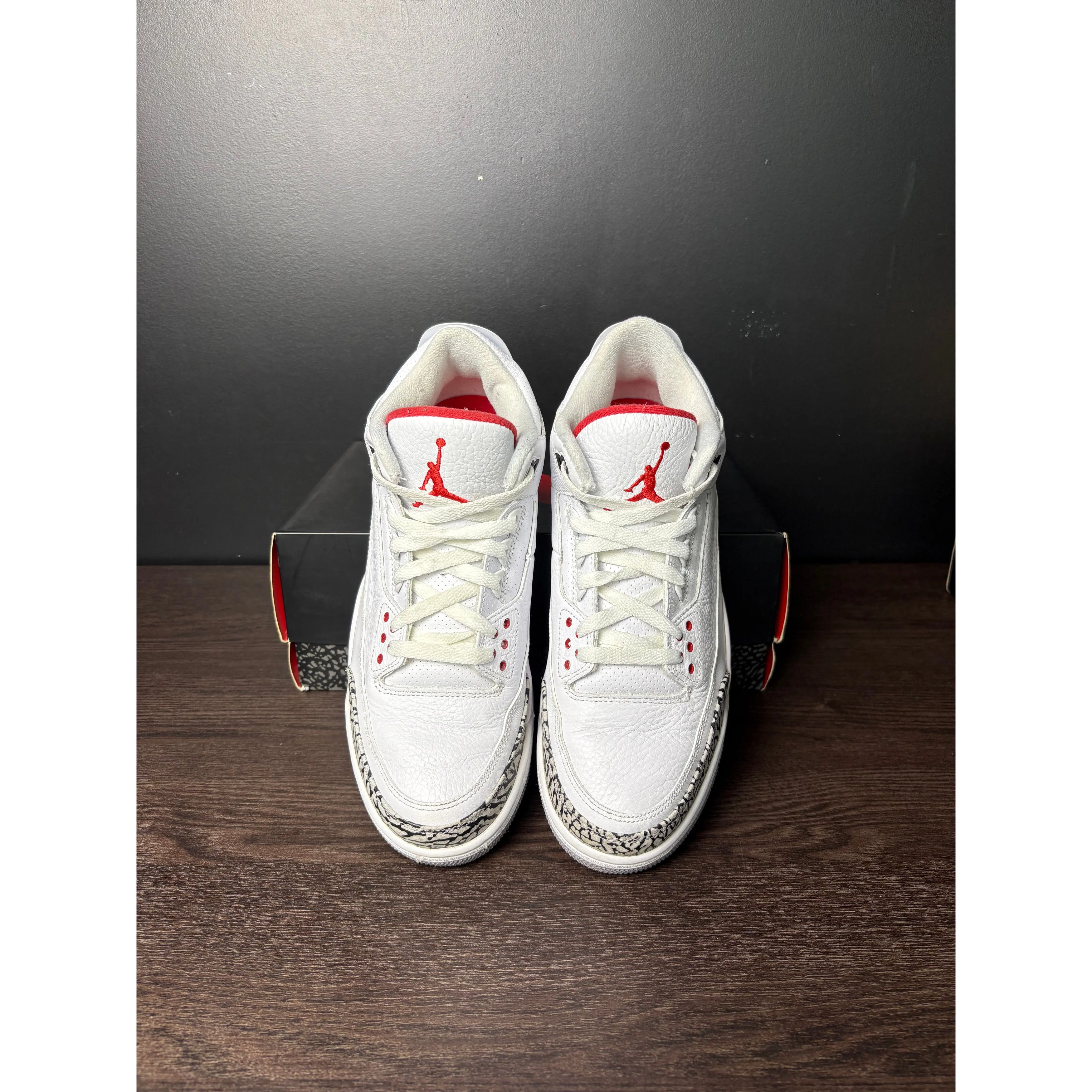 Jordan Brand Air Jordan 3 Retro "White Cement" '88 Dunk Contest (2013) **PRE-OWNED** - 9.5M Size US 9.5 / EU 42-43 - 3 Thumbnail