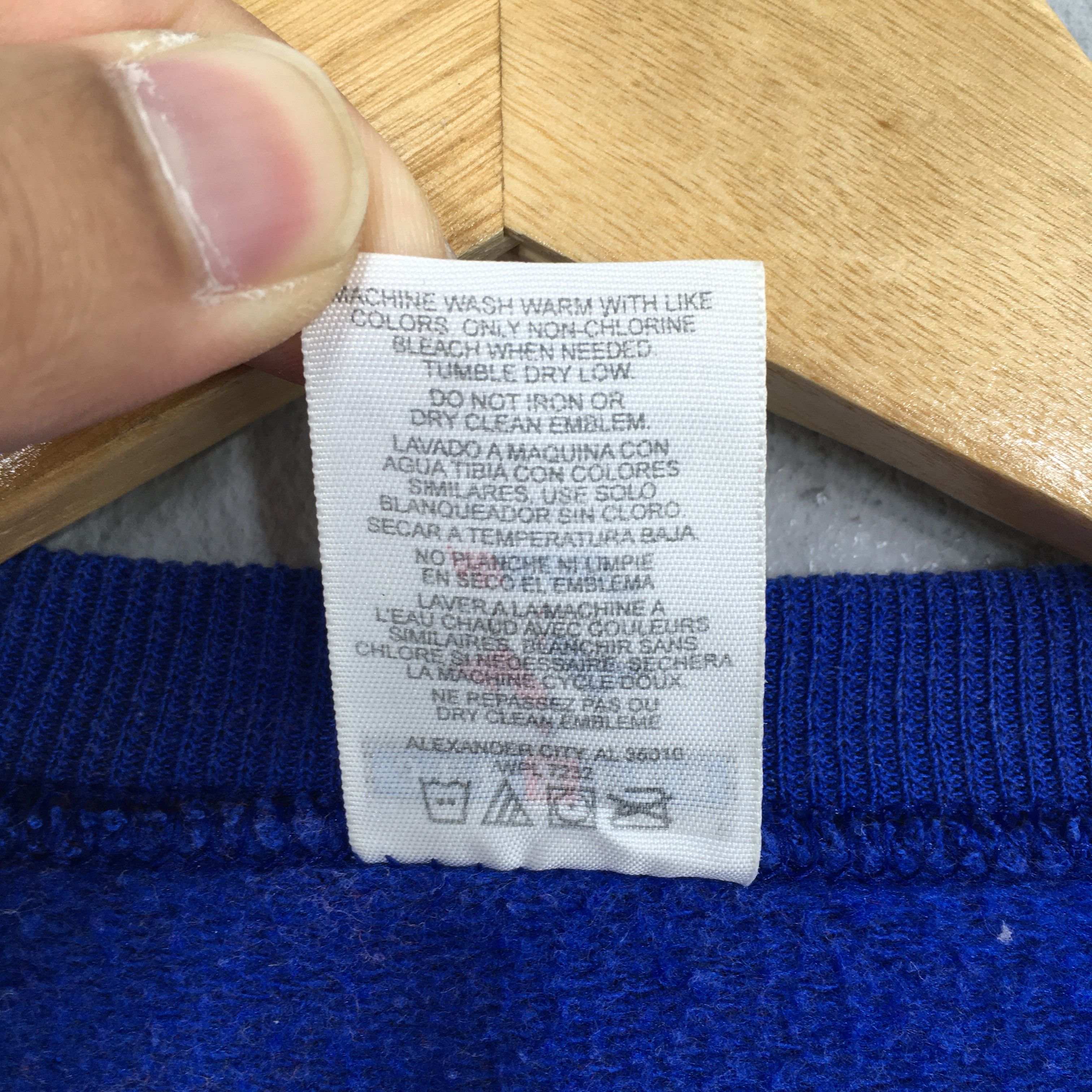 NCAA Vintage Braves Valley High School Sweatshirts XLarge Size US XL / EU 56 / 4 - 4 Thumbnail