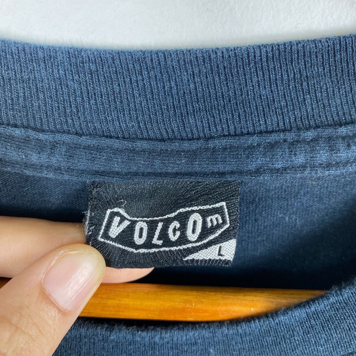 Vintage × Volcom Vintage 00's VOLCOM Pieced Together From The Ashes Tee Shirt Size US L / EU 52-54 / 3 - 6 Thumbnail