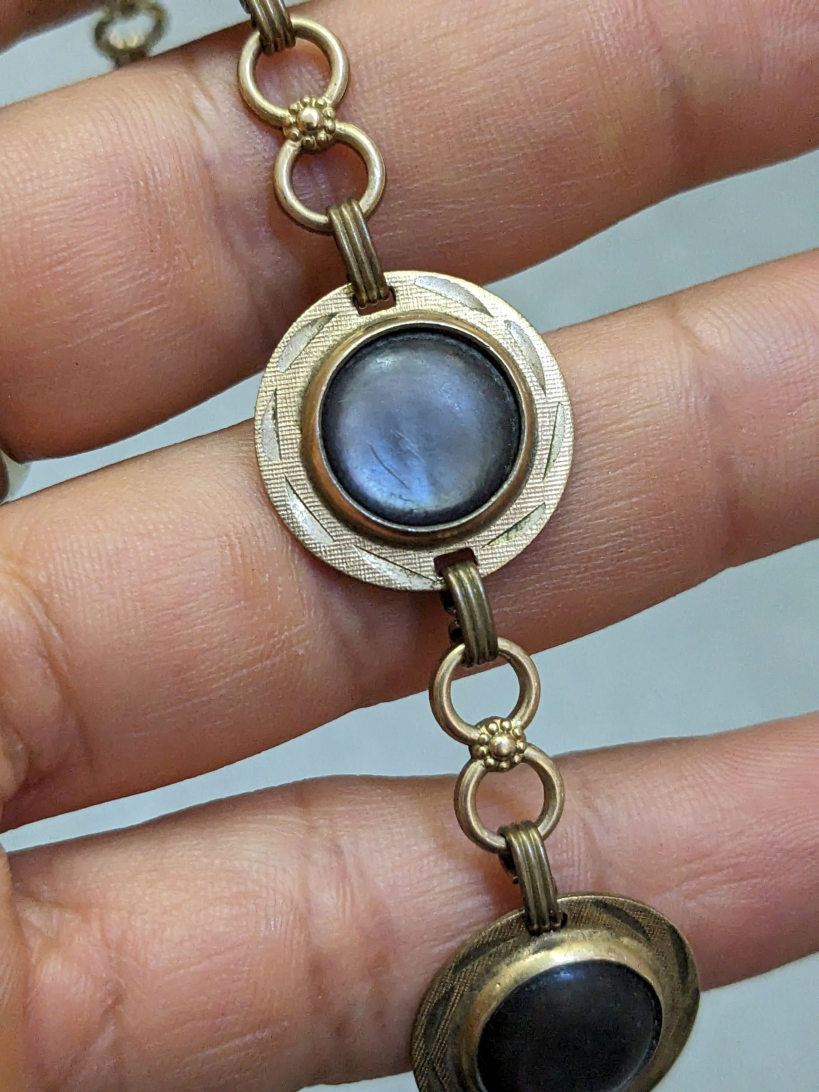 Jewelry × Vintage Vintage Bracelet 7.25" Abalone Round Link Chain Gold Tone Size ONE SIZE - 10 Thumbnail