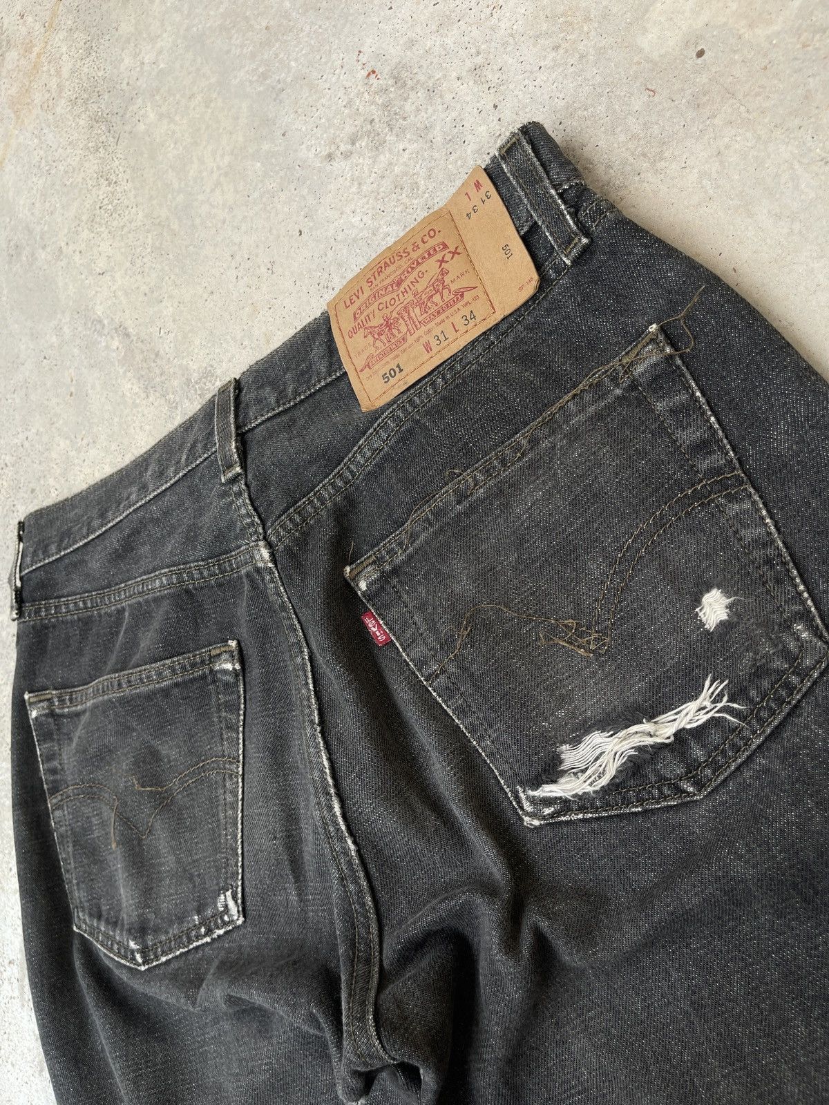 Levi's × Vintage Vintage 90s Levis 501 Faded Distressed Black Jeans Size US 31 - 8 Thumbnail