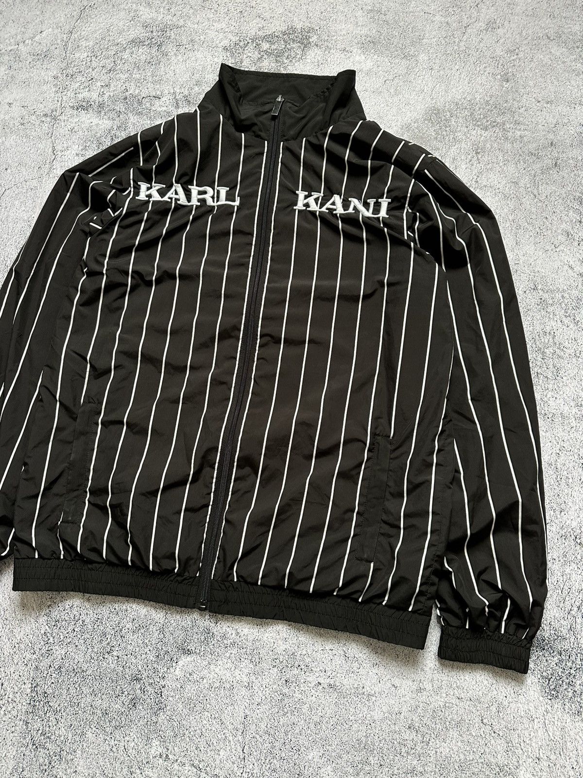 Karl Kani Vintage Karl Kani Zip Jacket Big Logo White Size US M / EU 48-50 / 2 - 6 Thumbnail