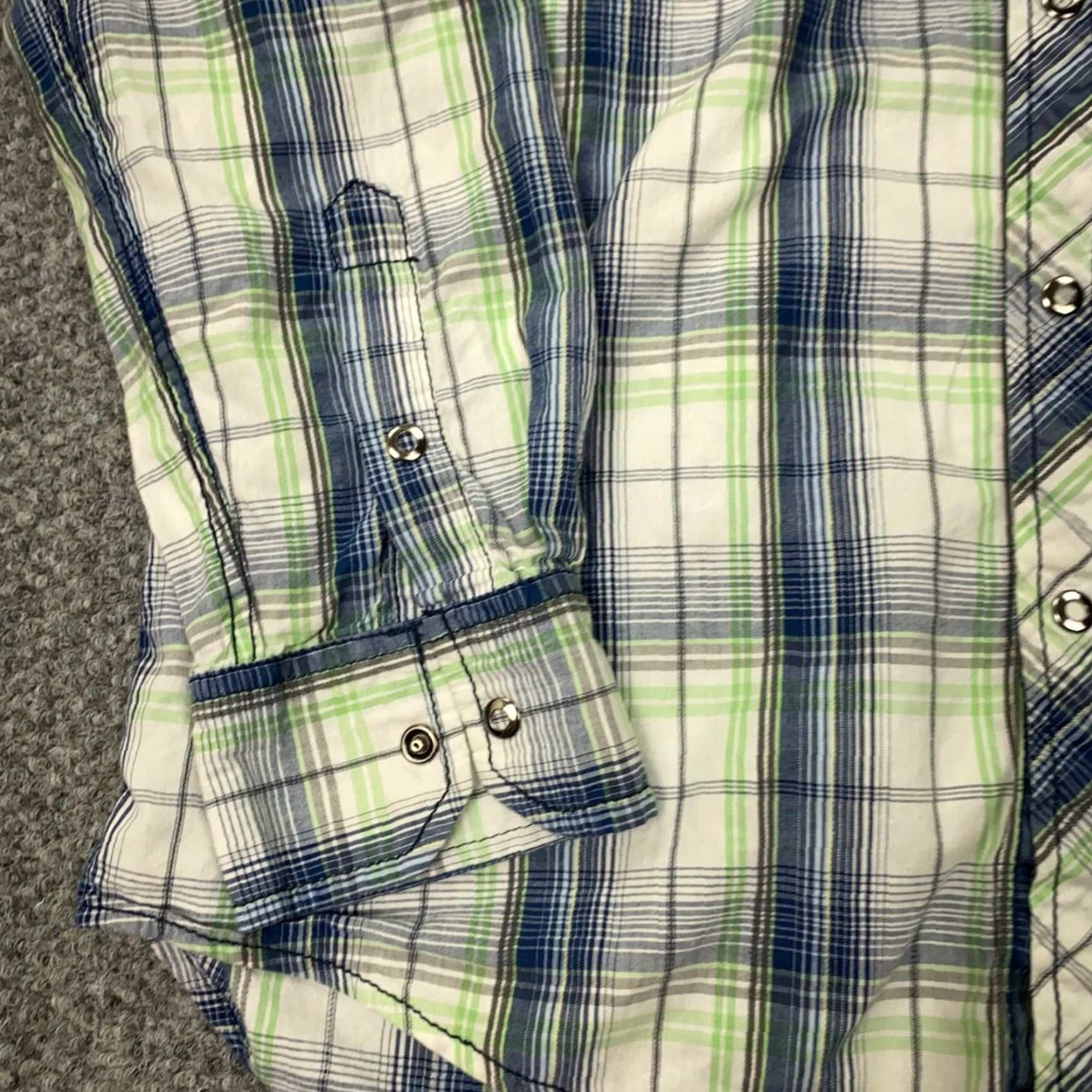 Vintage Skully Mens Shirt Large Blue Green Plaid Snap Pockets Western Roll-Tab Sleeves Size US L / EU 52-54 / 3 - 7 Thumbnail