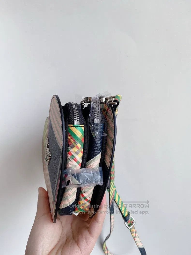 Vivienne Westwood Vivienne Westwood size os Graffiti Double Zipper 3D Heart C Size ONE SIZE - 3 Thumbnail