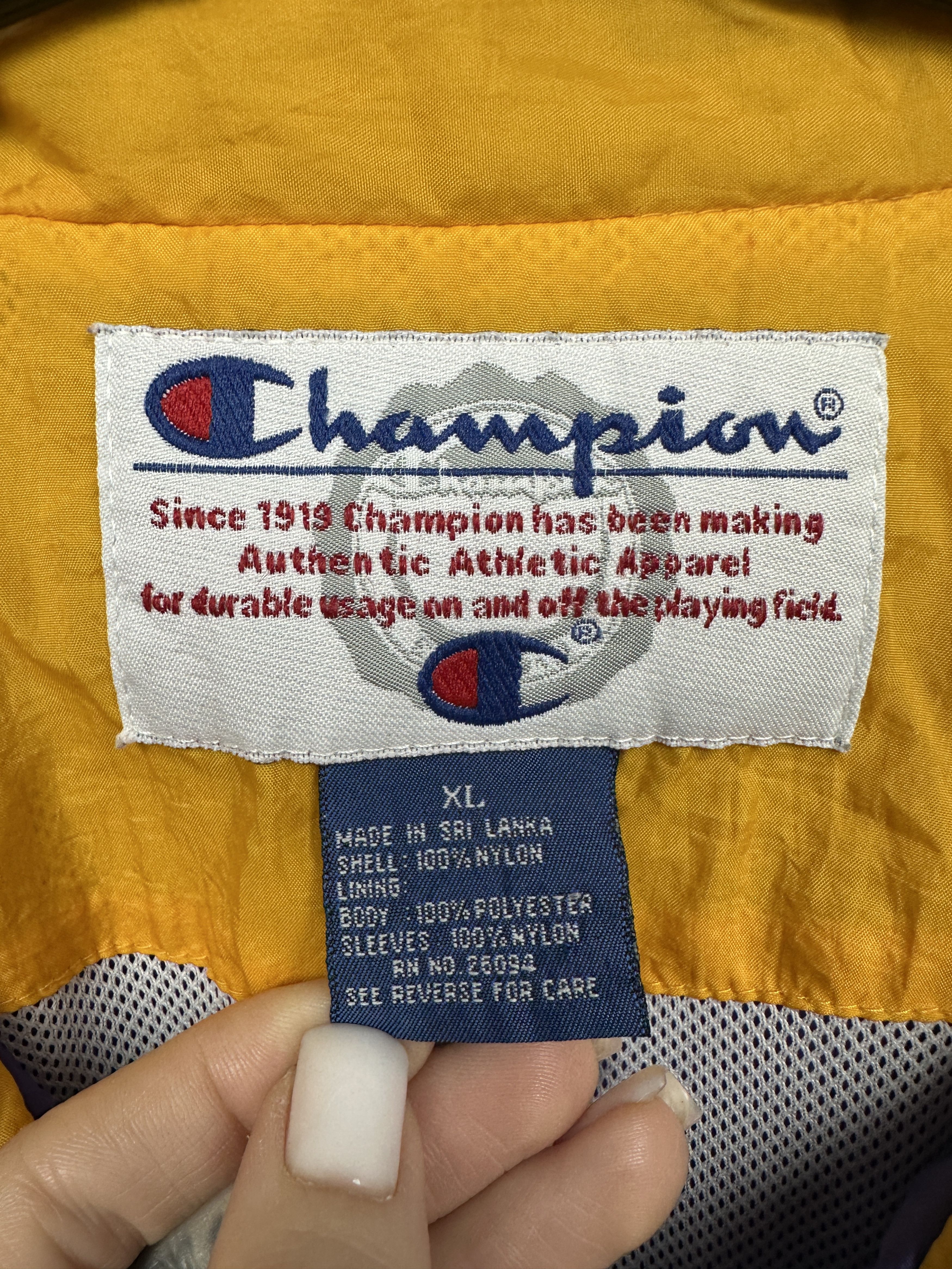 Champion Champion Washington Huskies 90s Vintage Mens Jacket Size US XL / EU 56 / 4 - 4 Thumbnail