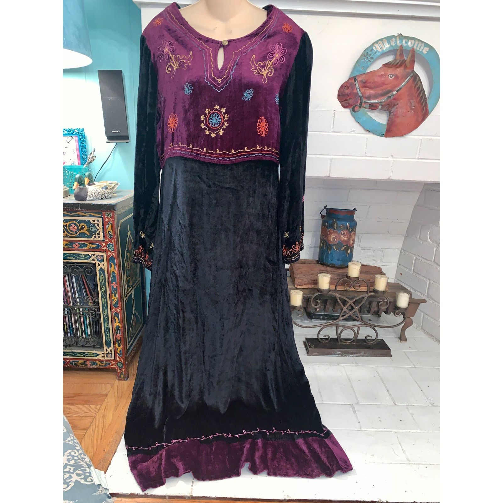 Vintage VINTAGE VELVET EMBROIDERED Hippie Boho CAFTAN Kaftan Dress Size M / US 6-8 / IT 42-44 - 3 Thumbnail
