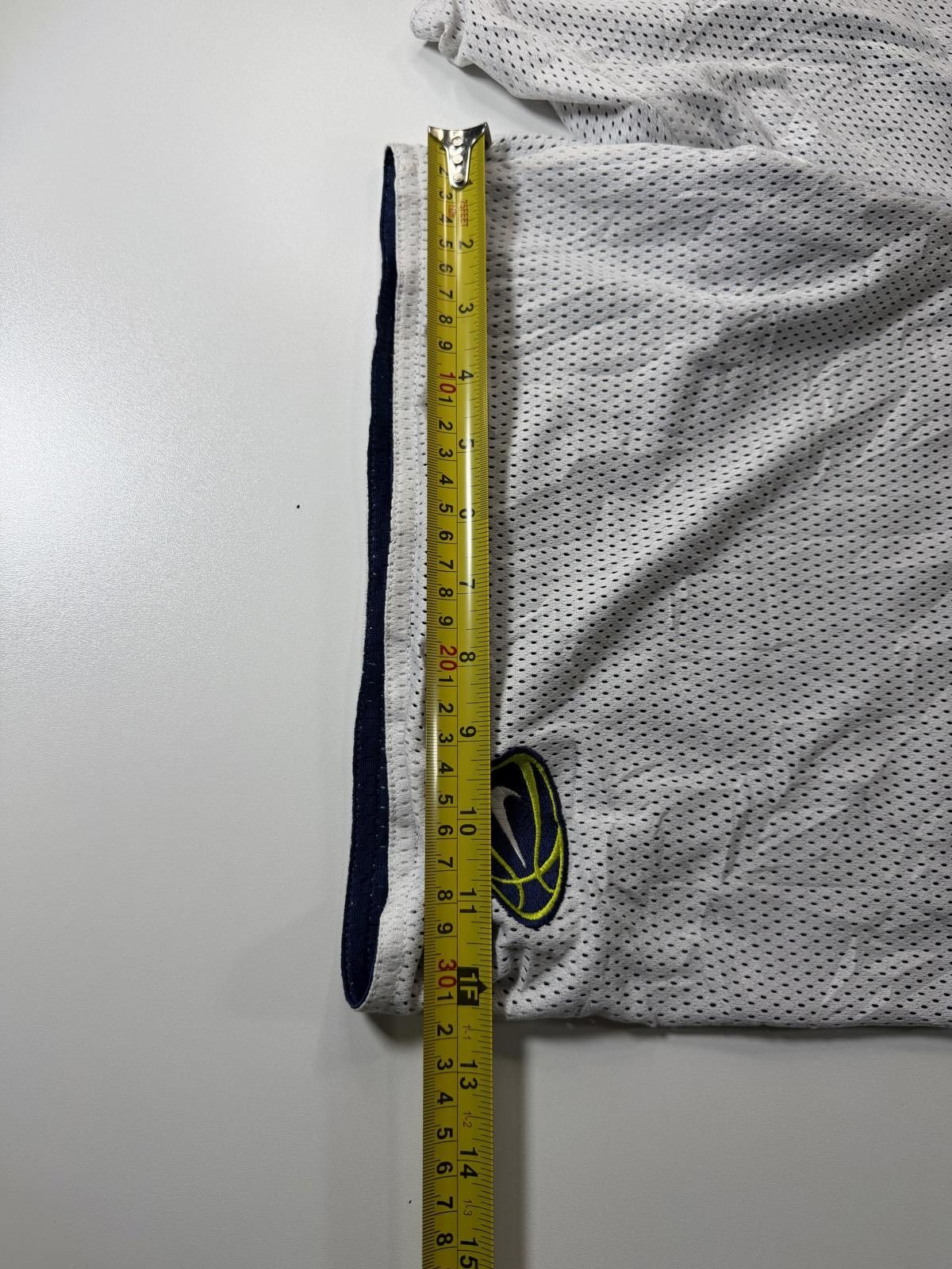Nike Vintage Nike White Mesh Athletic Shorts with Basketball Logo Size US 32 / EU 48 - 9 Thumbnail