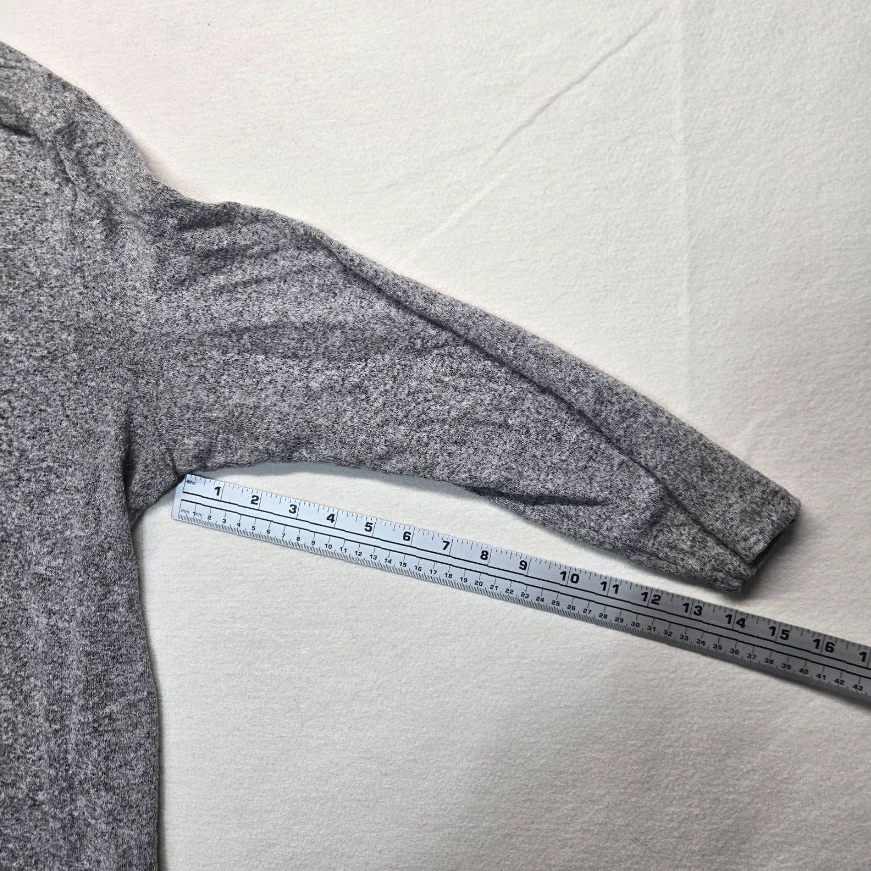 Old Navy Old Navy Sweater Knit Pullover Women's 2XL Gray Lightweight Long Sleeve Pullover 2XL Women Grey Knit Sweater Size XXL / US 16-18 / IT 52-54 - 4 Thumbnail