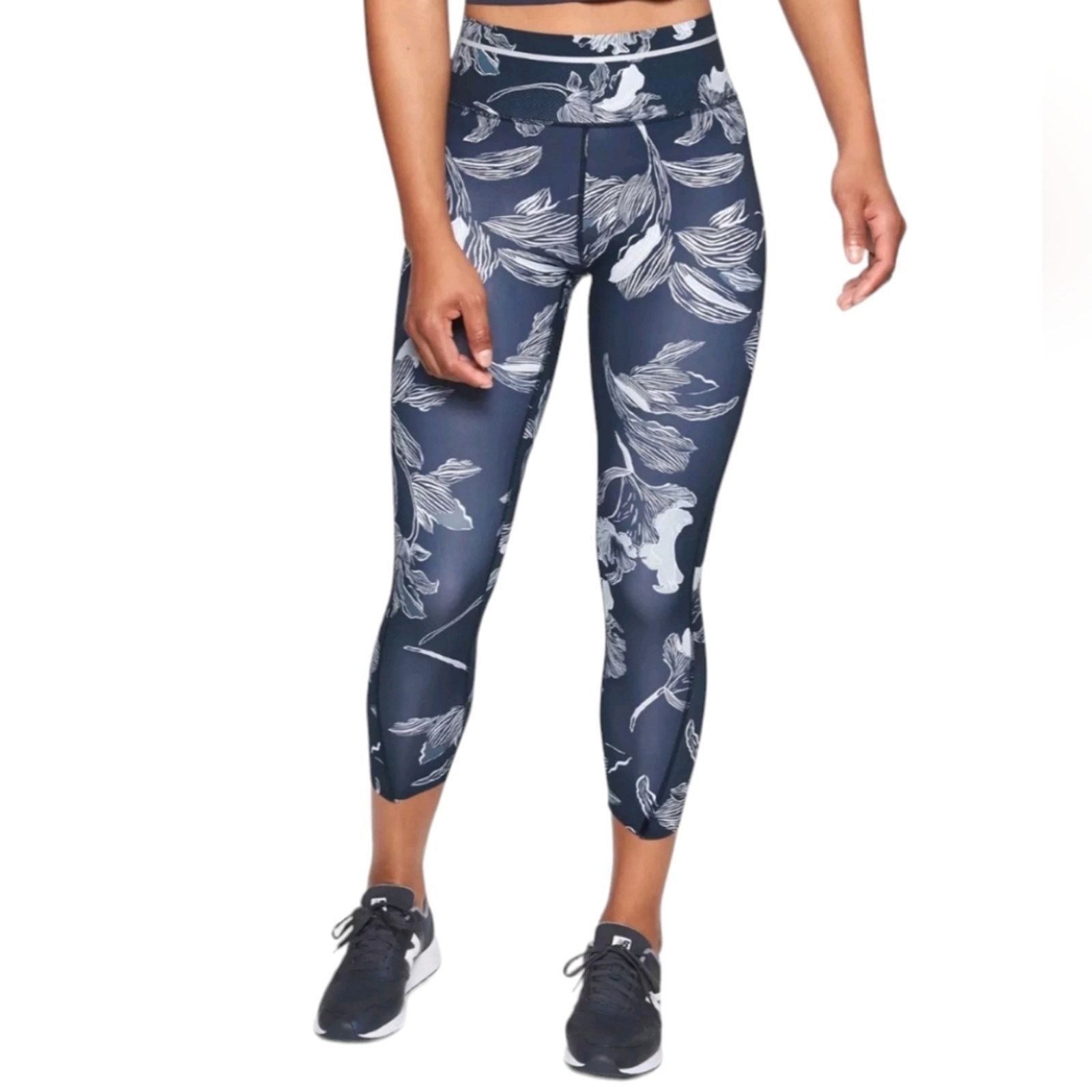 Athleta Athleta Floral Sonic Athletic Capri Navy Small Size 27" / US 4 / IT 40 - 1 Thumbnail