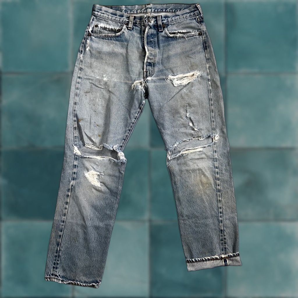 Levi's VINTAGE Levi's 501 Jeans 80s USA Redline Selvedge Thrashed 33x33 Act 31x30 Denim Blue Cotton Straight Mens Jeans 501 XX Size US 33 - 1 Thumbnail