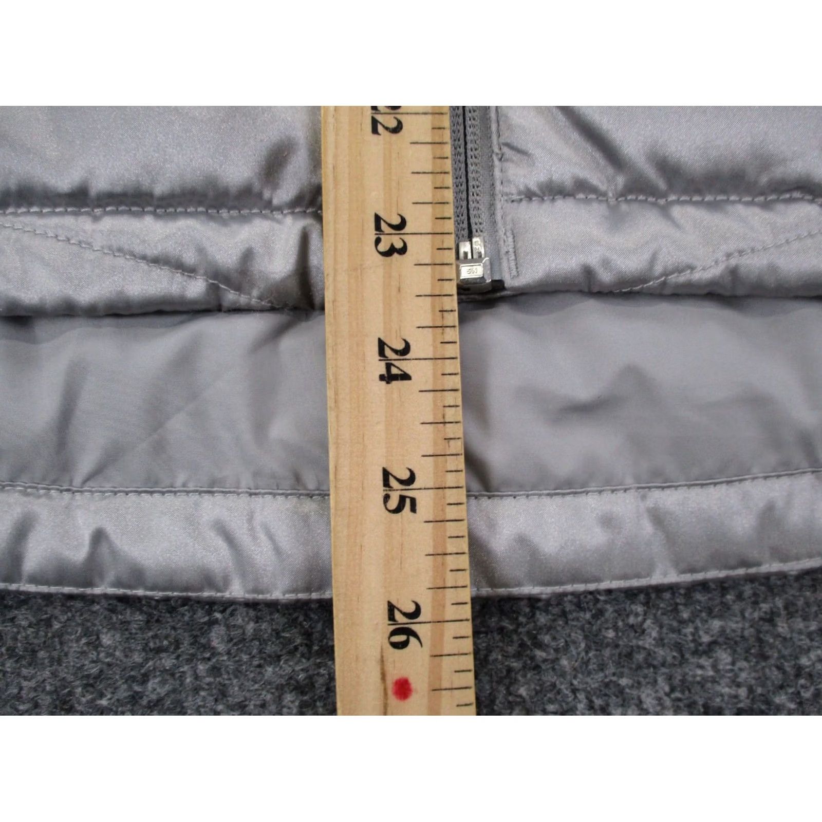 The North Face The North Face Jacket Womens M Gray Puffer Zip Inner Pockets Quilted Lightweight Outdoor Winter Fall Size M / US 6-8 / IT 42-44 - 4 Thumbnail
