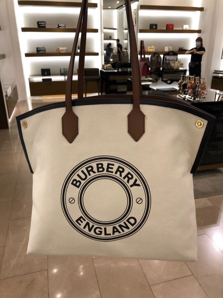 Burberry Pre-loved Bag Very good condition Size ONE SIZE - 1 Thumbnail