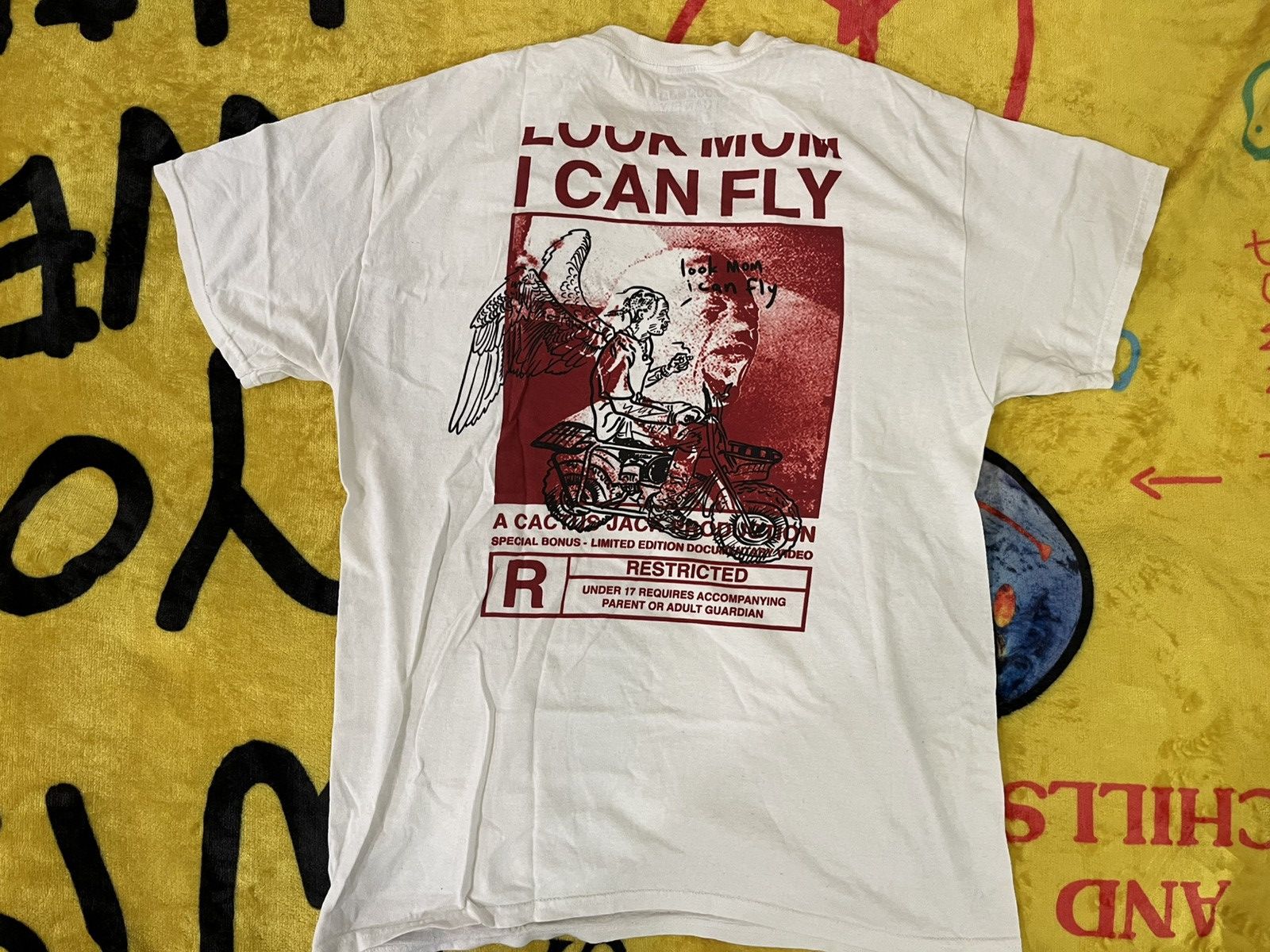 Travis Scott Travis Scott look mom I can fly T-shirt Size US L / EU 52-54 / 3 - 3 Thumbnail