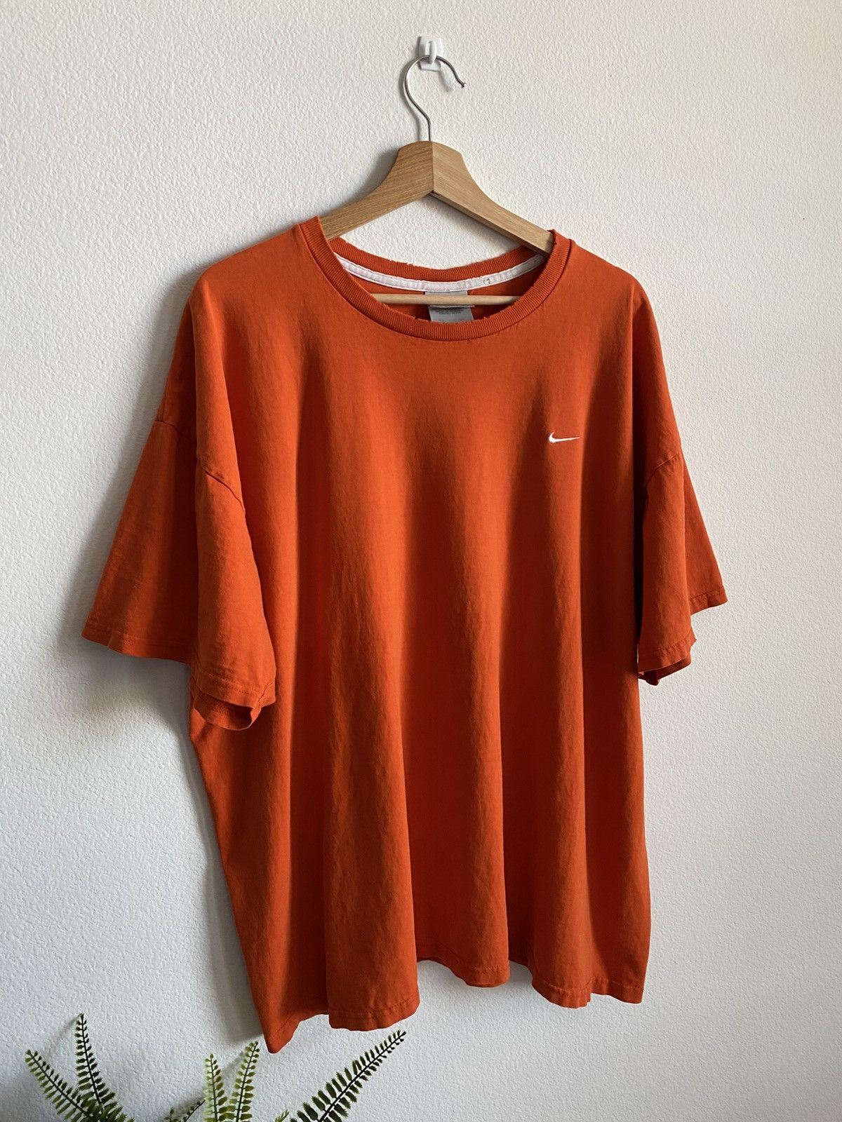 Nike Vintage Y2K Thrashed Faded Nike Tee Size US XXL / EU 58 / 5 - 2 Thumbnail