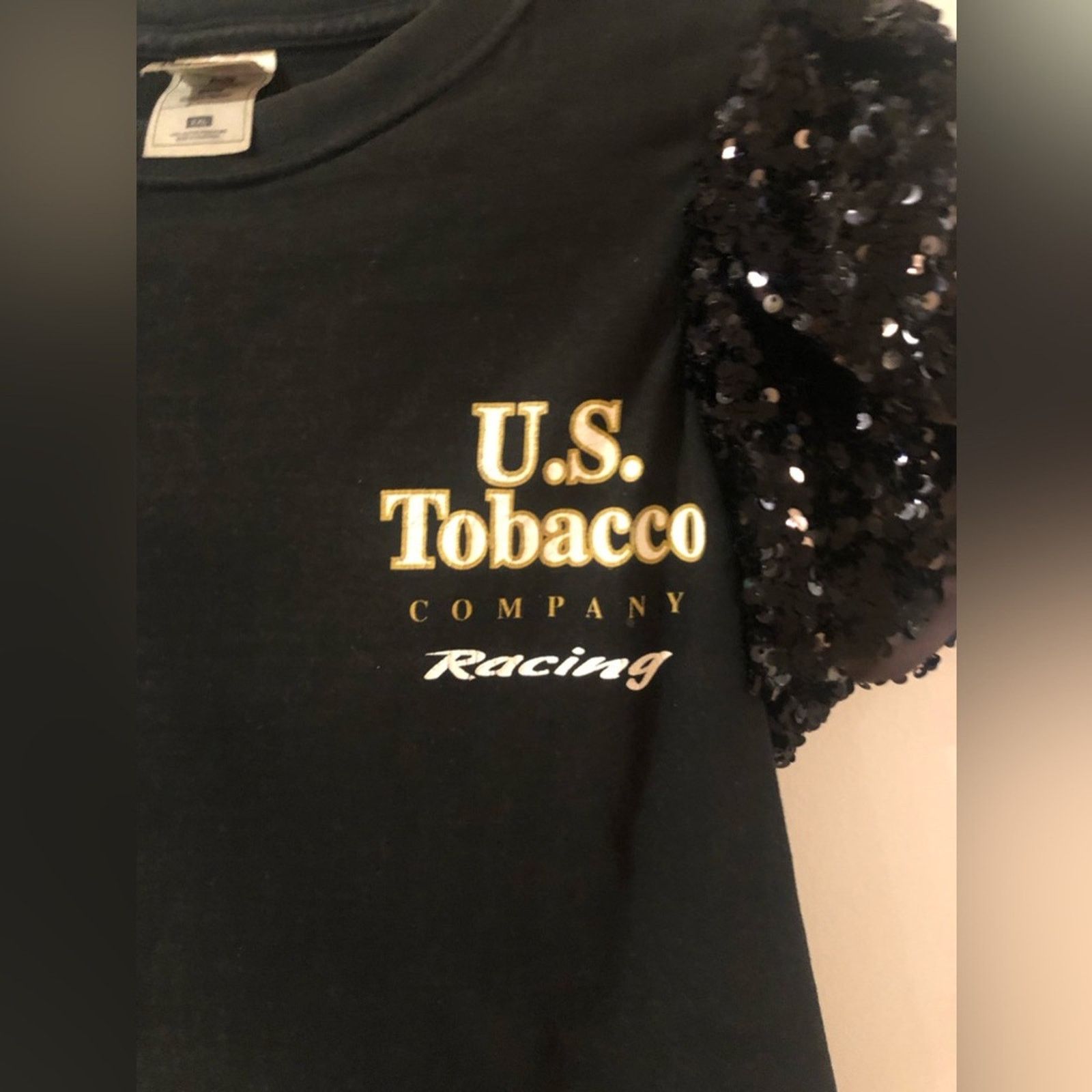 Fruit Of The Loom Cool T-shirt with puffed sequin sleeves. Size S / US 4 / IT 40 - 6 Thumbnail