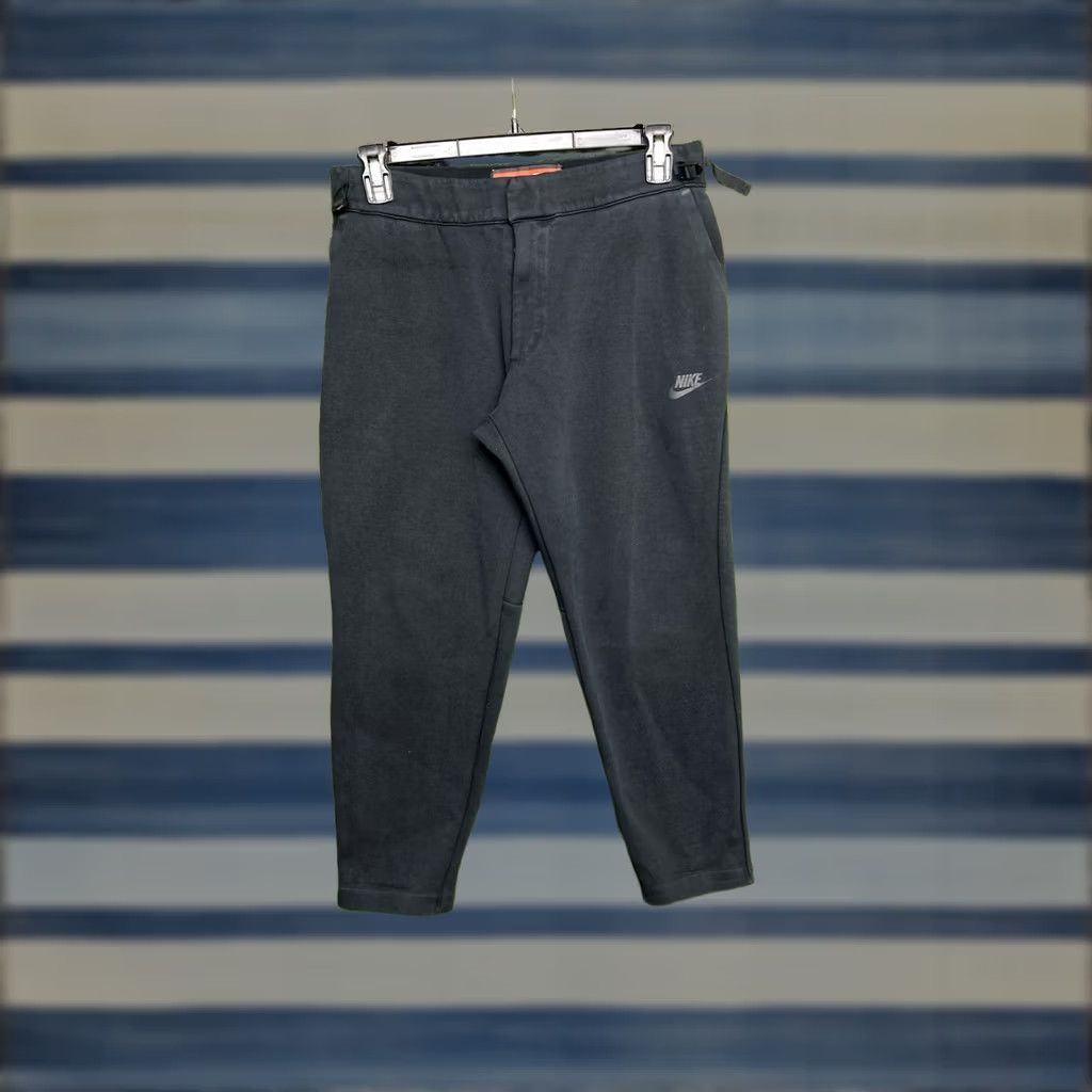 Nike Nike Tech Fleece Sweatpants Nike Tech Fleece Sweatpants Womens M Black Athletic Tapered Pants Sports Everyday Athleticwear Womens Black 2020s Size 32" / US 10 / IT 46 - 1 Thumbnail