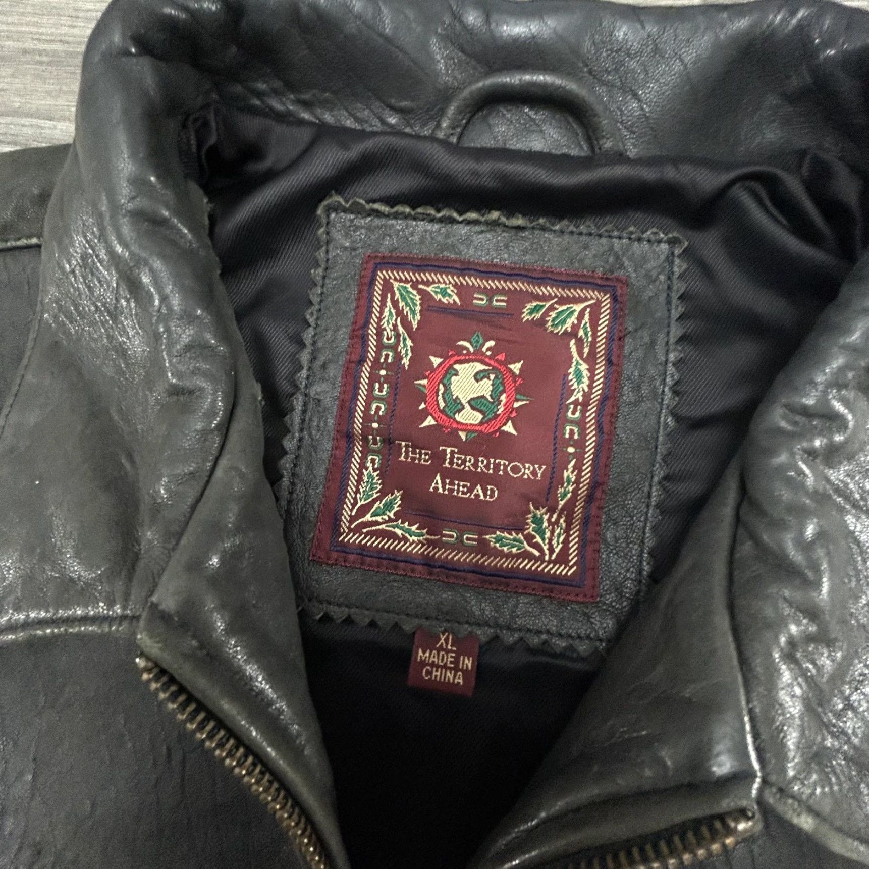 The Territory Ahead Vintage The Territory Ahead Leather Jacket Unisex Adults XL Black Bomber with Zip Front Pockets Lined Mid-Length Size US XL / EU 56 / 4 - 2 Thumbnail