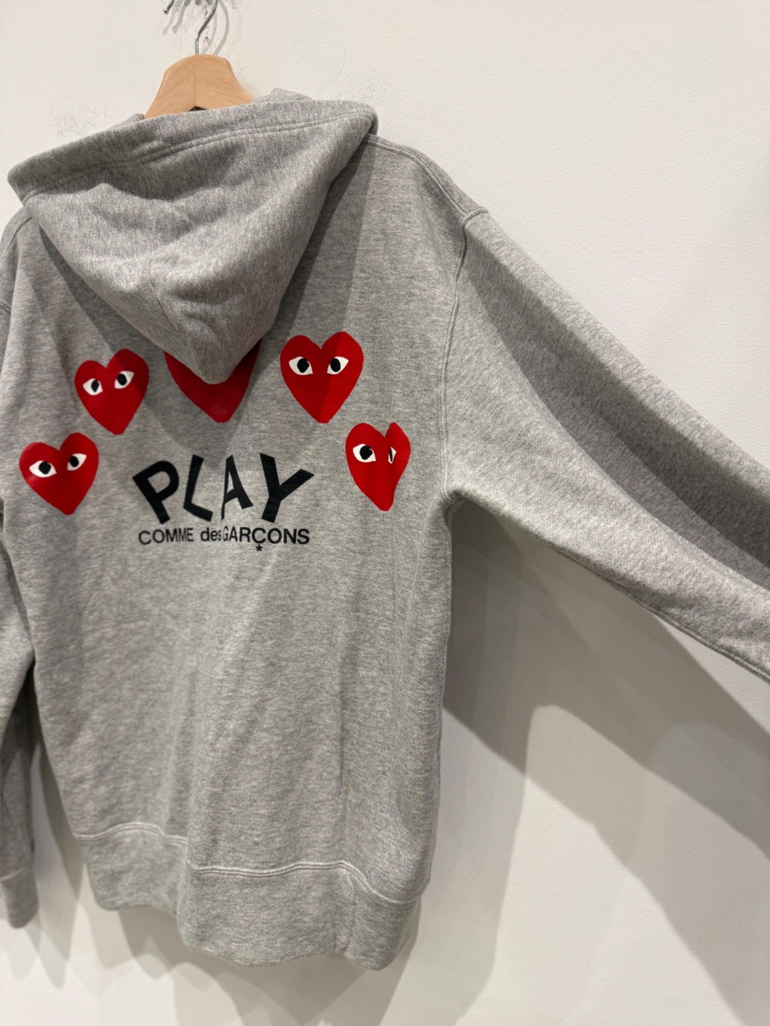 CDG by Comme des Garcons Comme Des Garcons PLAY Heart Zip-Up Hoodie With Back Logo Size US L / EU 52-54 / 3 - 7 Thumbnail