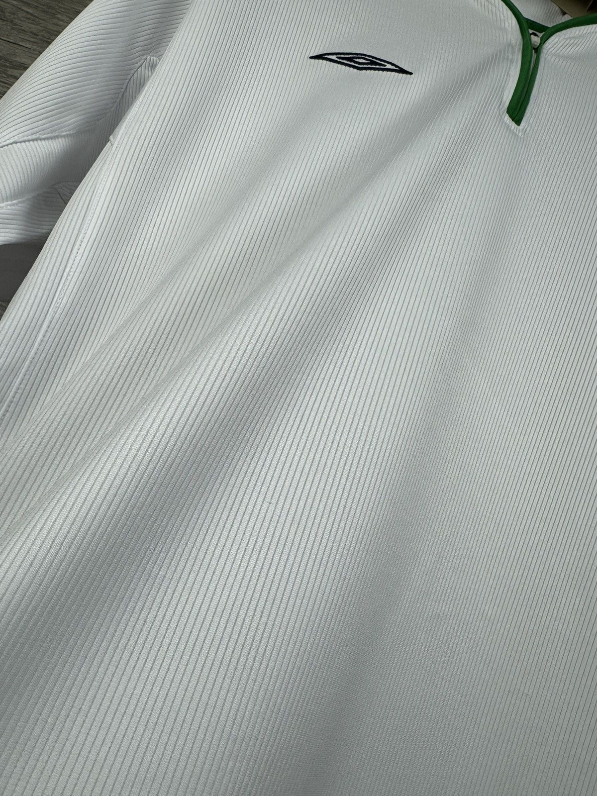 Umbro OFFICIAL UMBRO PRODUCT FAlreland SIZE L Size US L / EU 52-54 / 3 - 10 Thumbnail