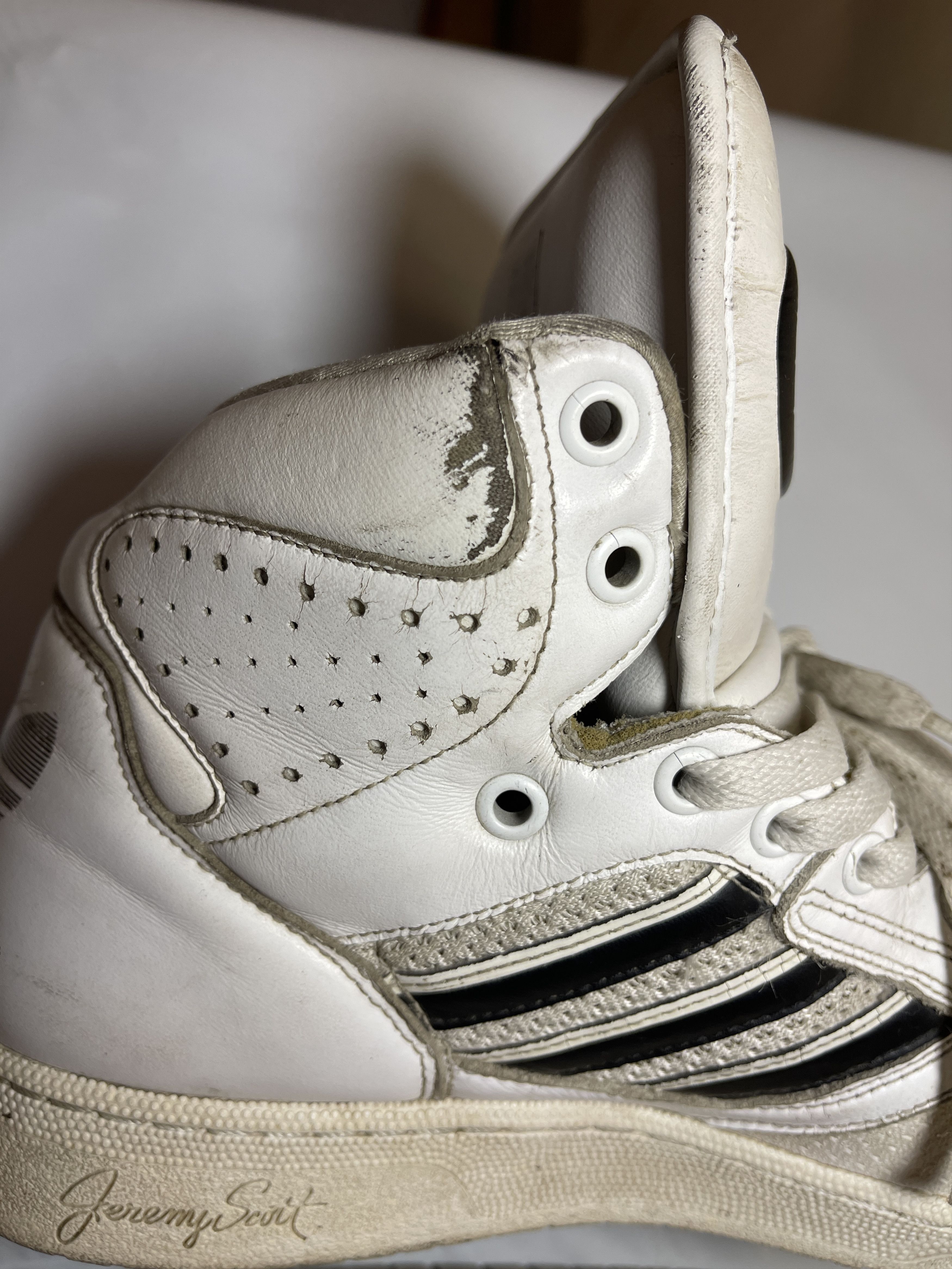 Adidas × Jeremy Scott Adidas sneakers, Jeremy Scott Instinct, Hi Top shoes, V24529 Size US 9 / EU 42 - 16 Thumbnail