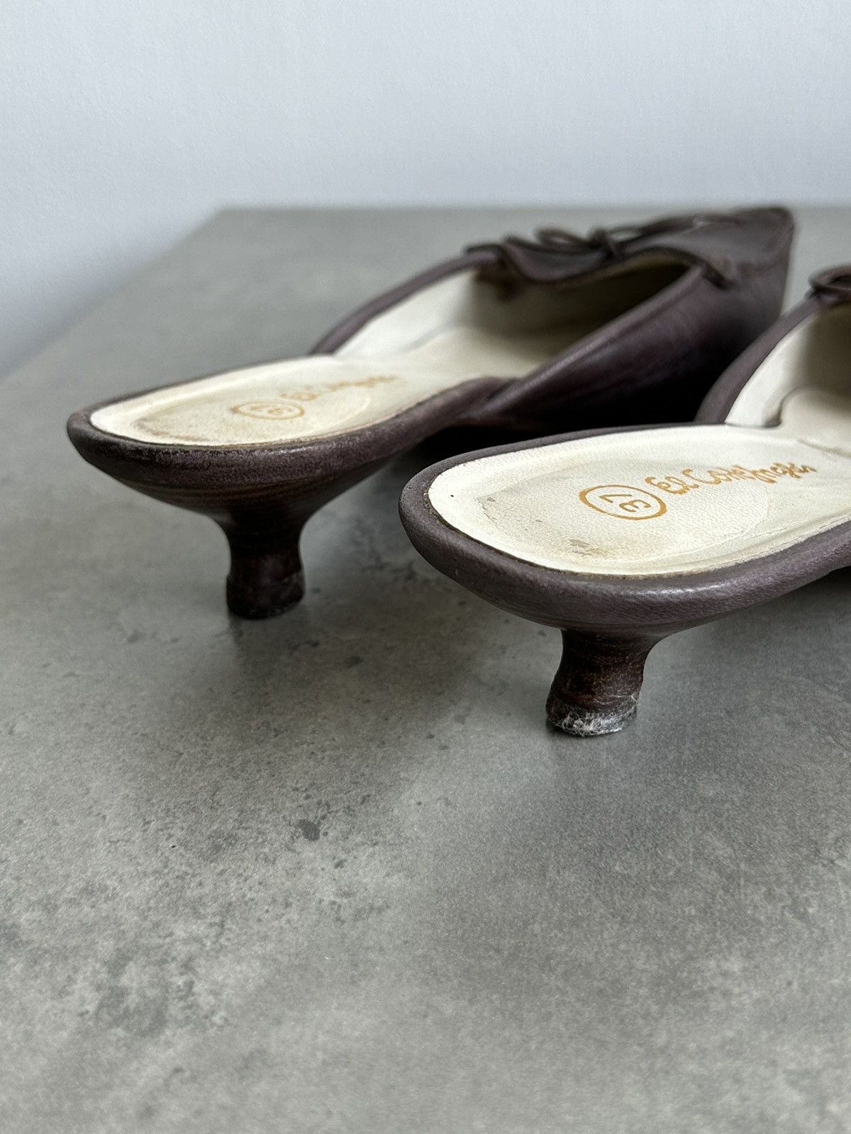 Vintage CHOCOLATE KITTEN HEELS made in Spain Y2K vintage Size US 7 / IT 37 - 7 Thumbnail