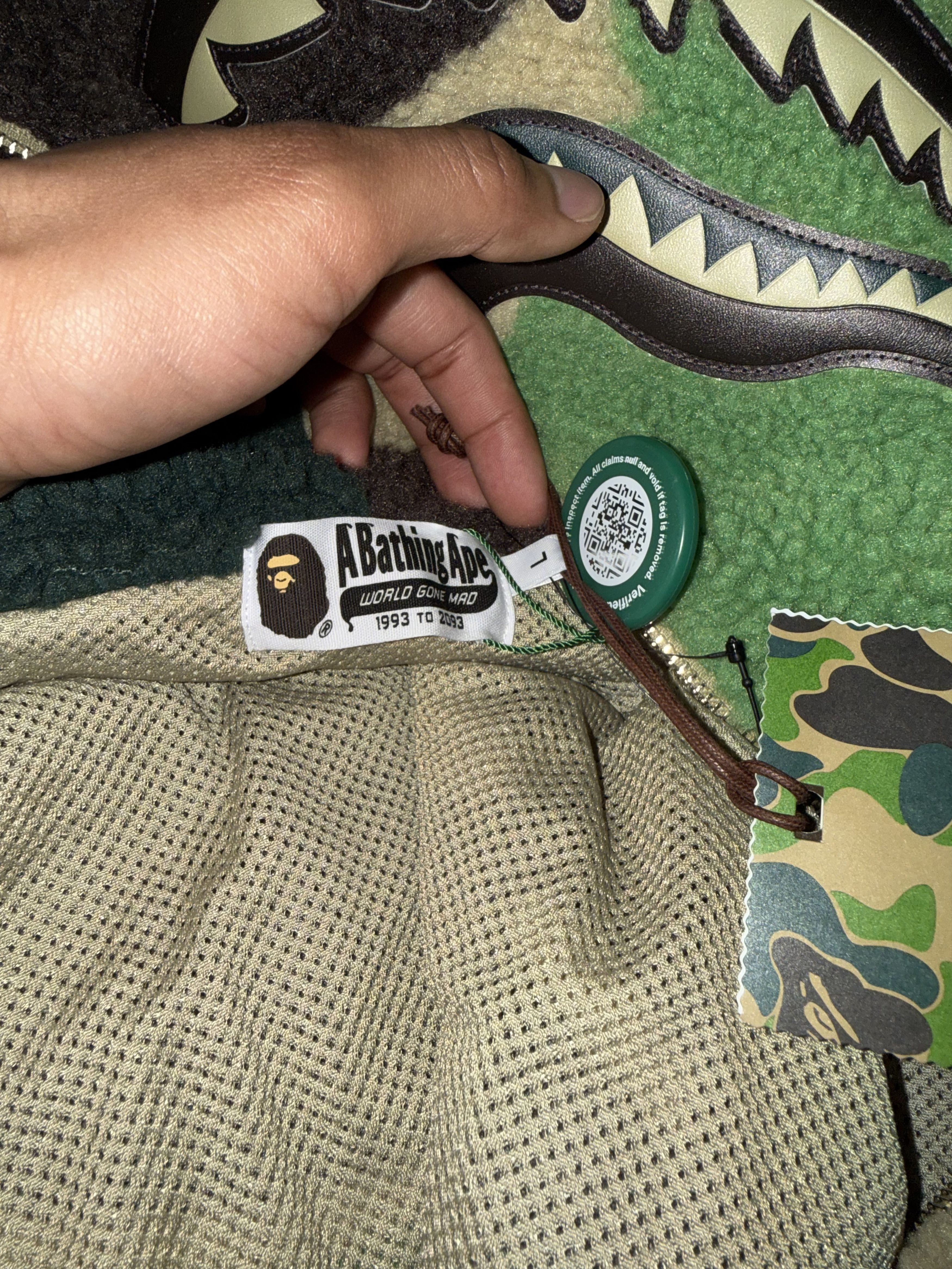 Bape BAPE COLOR CAMO SHARK FULL ZIP SHERPA HODDIE CAMO Size L Size US L / EU 52-54 / 3 - 6 Thumbnail