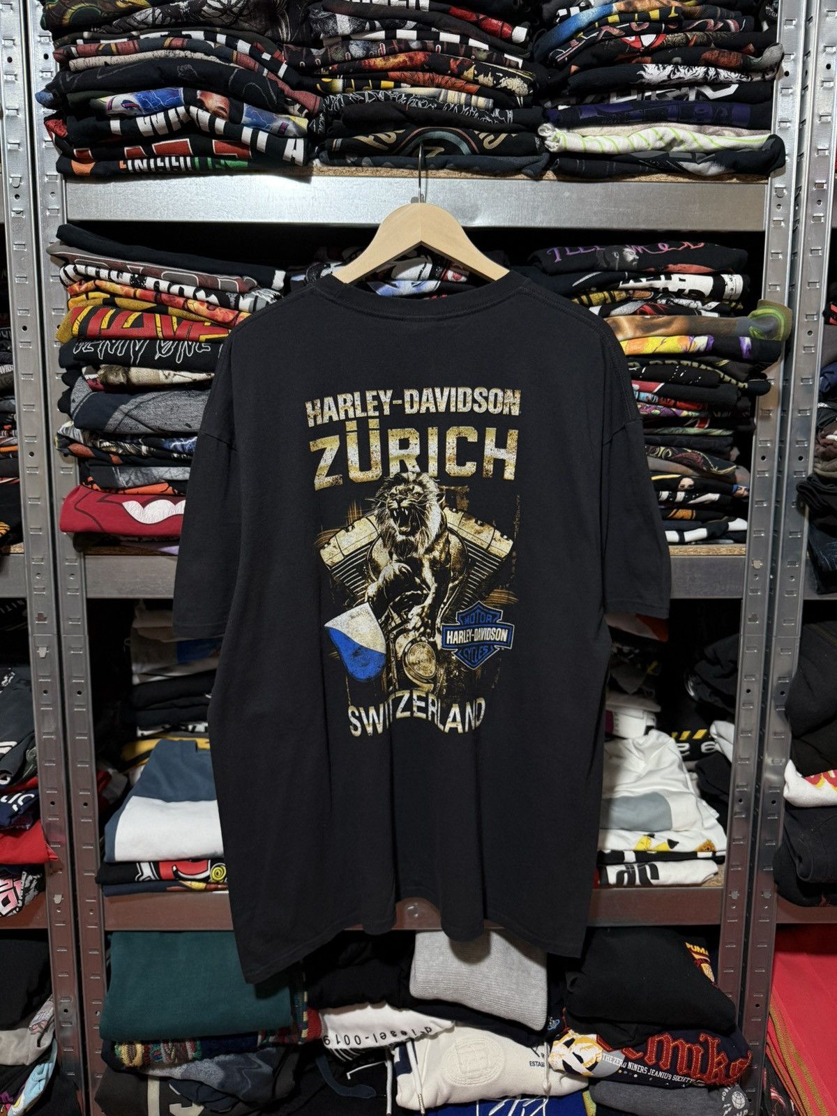 Harley Davidson Vintage 2017 Harley Davidson Lion Switzerland Zurich T-Shirt Size US XXL / EU 58 / 5 - 1 Thumbnail