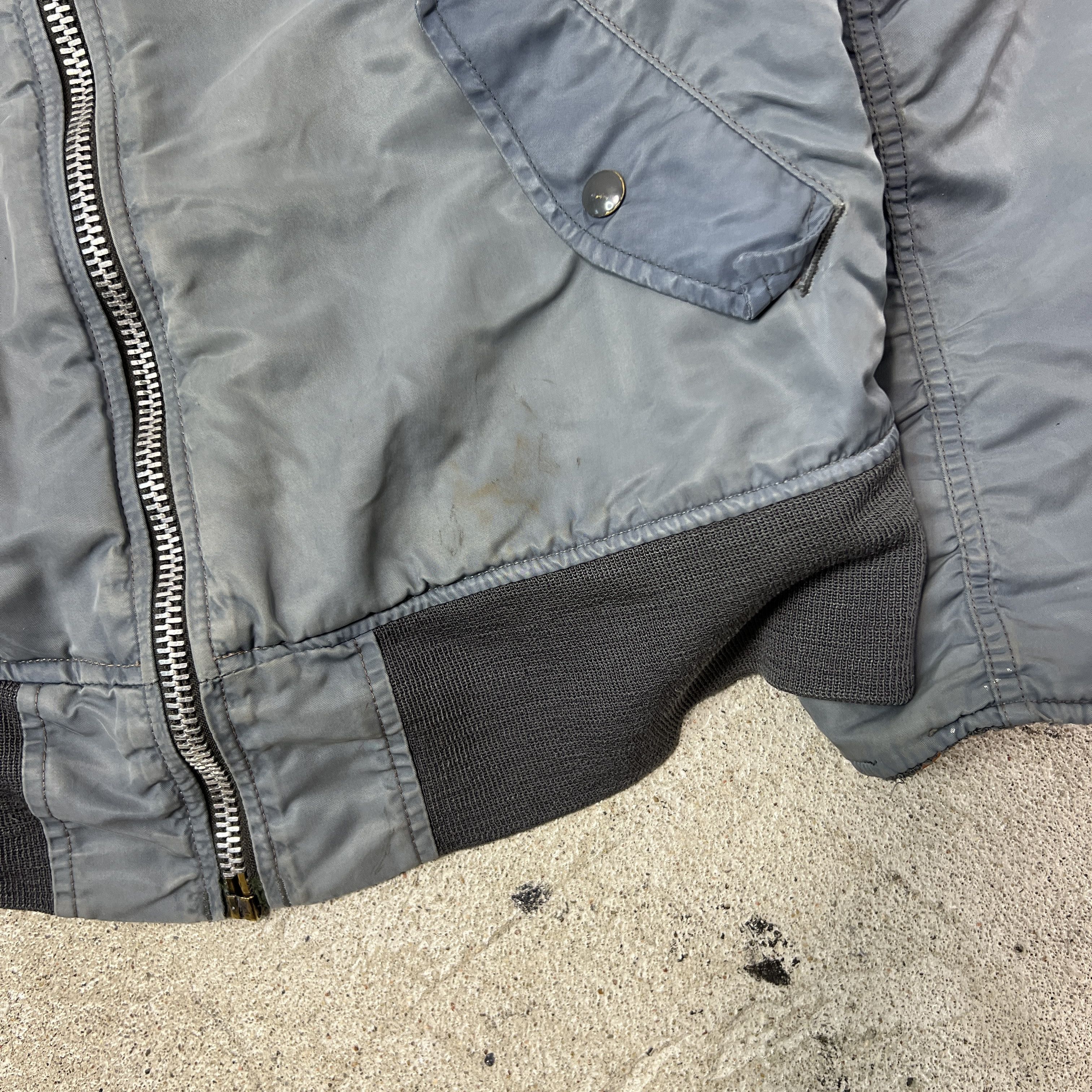 Alpha Industries Vintage Faded Washed Alpha Industries Bomber Jacket 90s Size US S / EU 44-46 / 1 - 4 Thumbnail