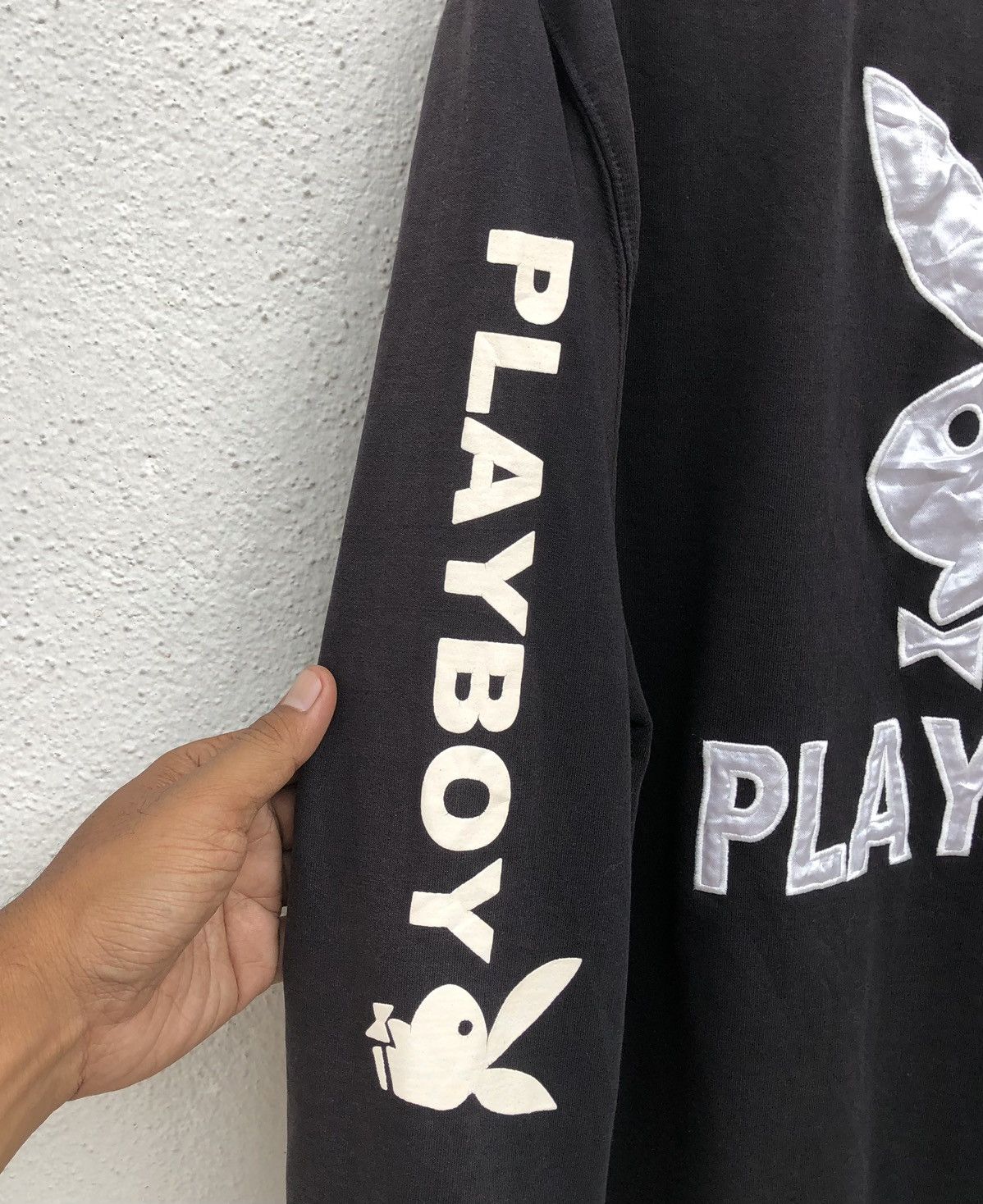 Vintage Vintage 90s Sun Faded PLAYBOY Big Logo Sweatshirt Size US M / EU 48-50 / 2 - 3 Thumbnail