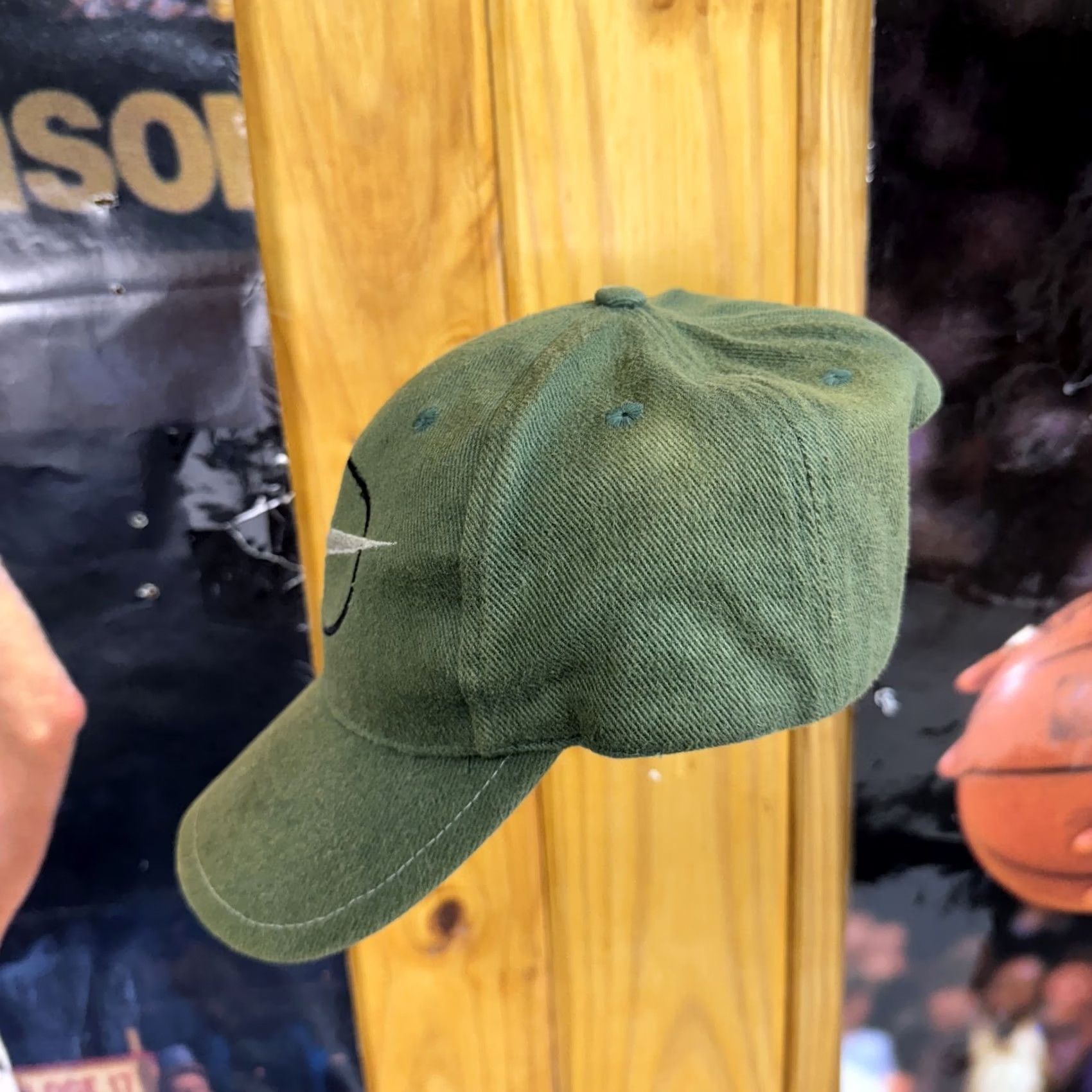 Nike VINTAGE Nike Hat Cap Snap Back Green Swoosh 90s Mens One Size Cap/ Hat/ Snapback/ Cotton/ Twill/ Adjustable/ Sports/ Solid Size ONE SIZE - 4 Thumbnail