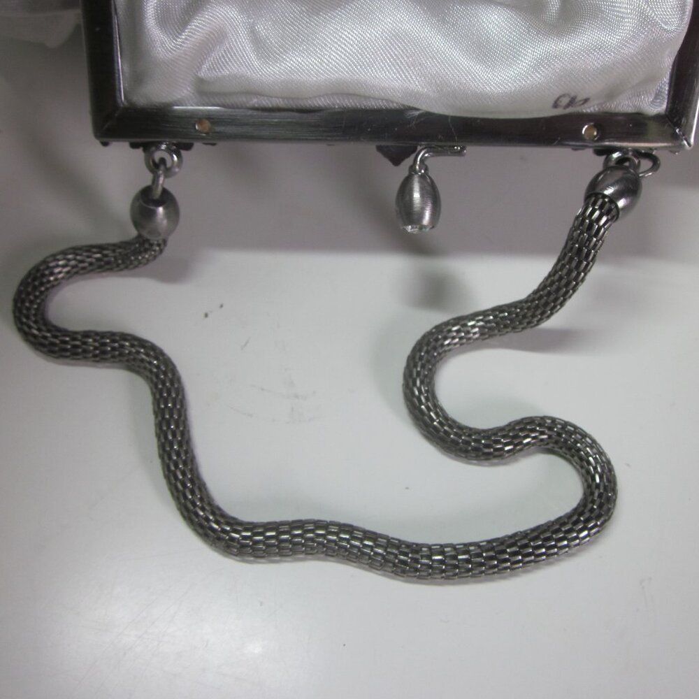 Lee Nicole Lee Collection Silver Cloth Purse Silver Metal Chain Size ONE SIZE - 8 Thumbnail