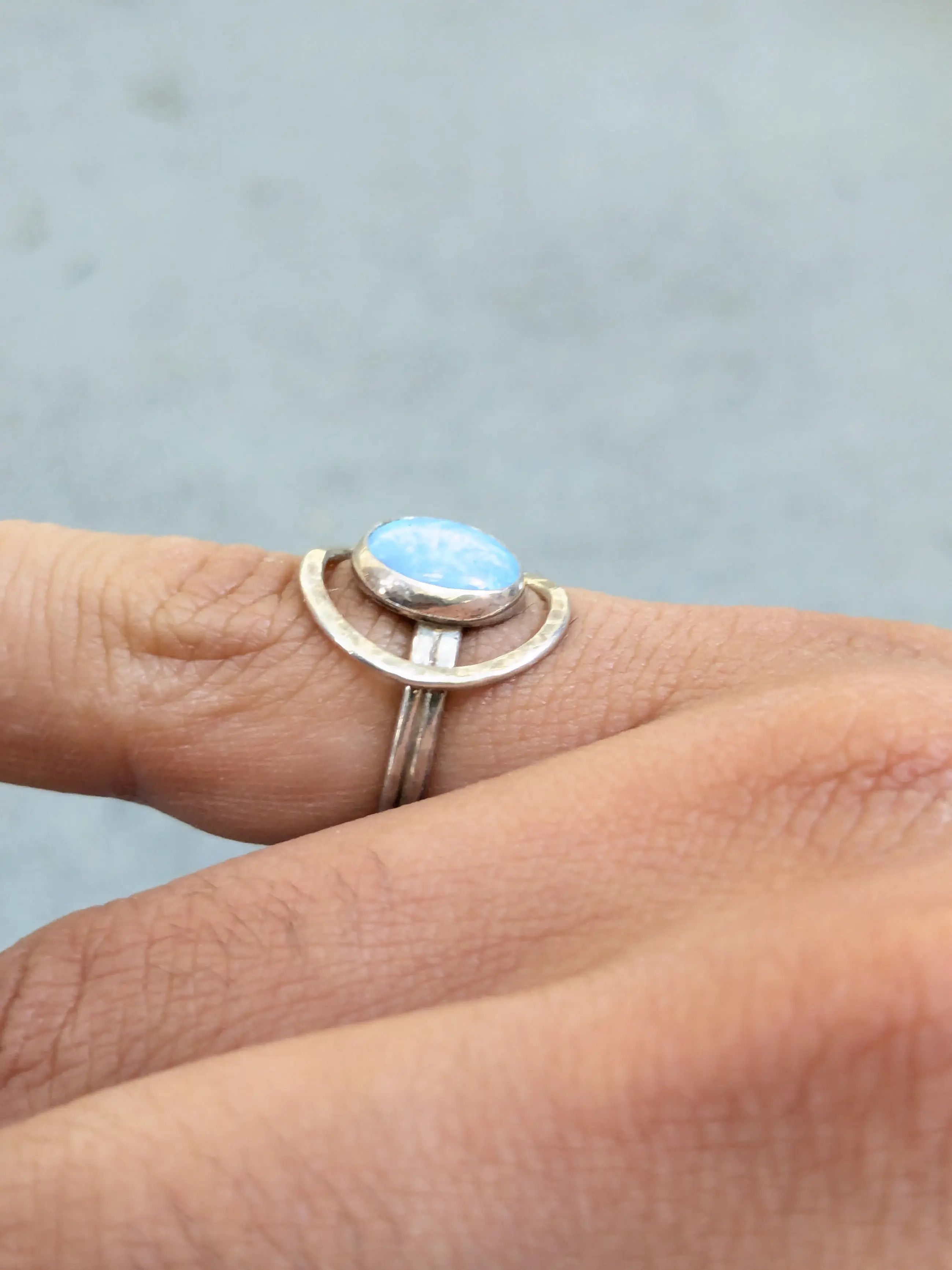 Jewelry Vintage Sterling Silver Ring Blue Opal 6 Round Blue Modern Size ONE SIZE - 13 Thumbnail