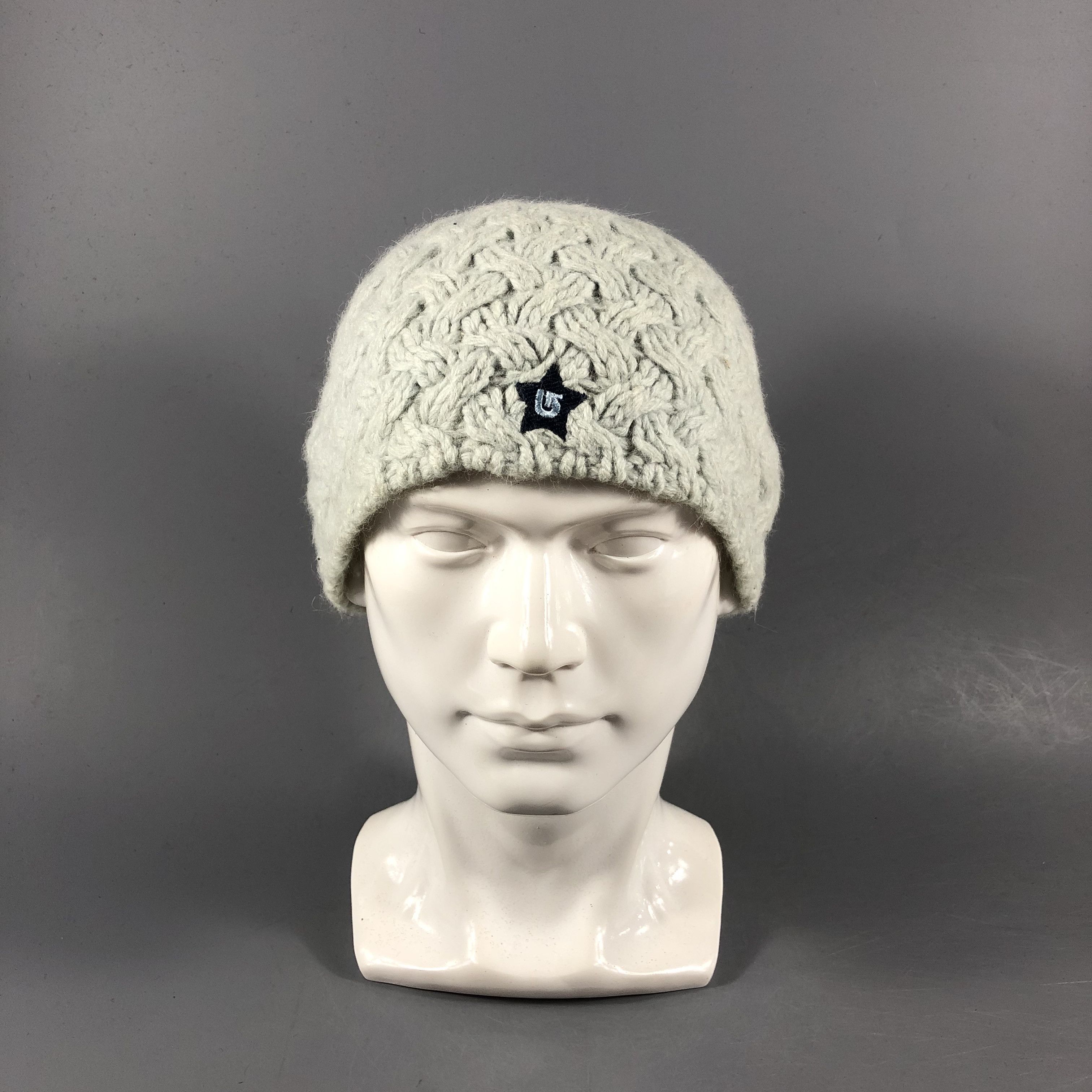 Burton Burton Cable Knit Wool Beanie Snowcap Snow Hat B976 Size ONE SIZE - 1 Thumbnail