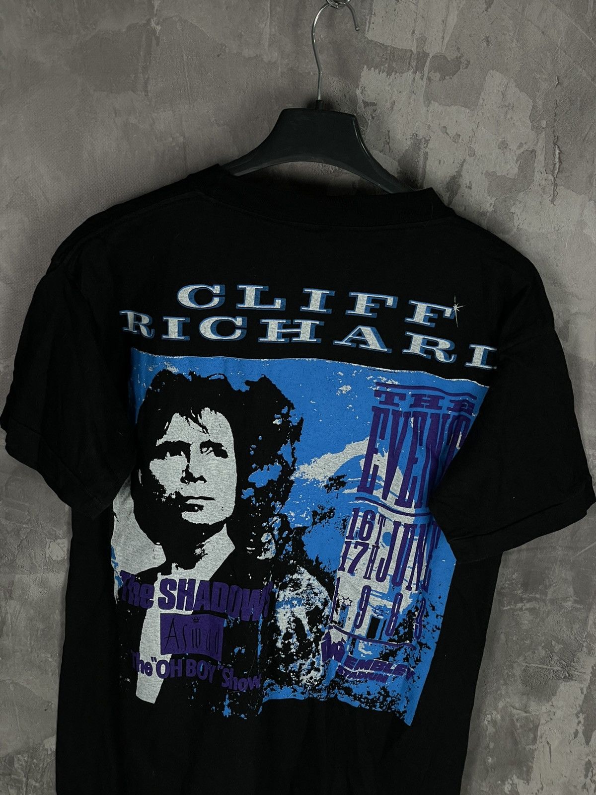 Band Tees Vintage 1990 Cliff Richard Tour T-shirt Size US M / EU 48-50 / 2 - 10 Thumbnail