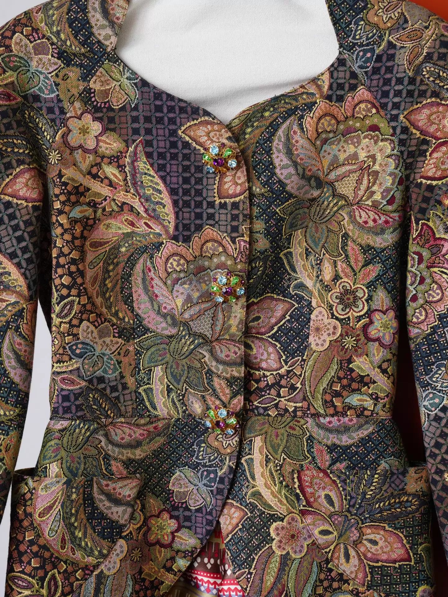 Christian Lacroix Christian Lacroix Vintage Baroque Gold-Embroidered Blazer Size S / US 4 / IT 40 - 6 Thumbnail