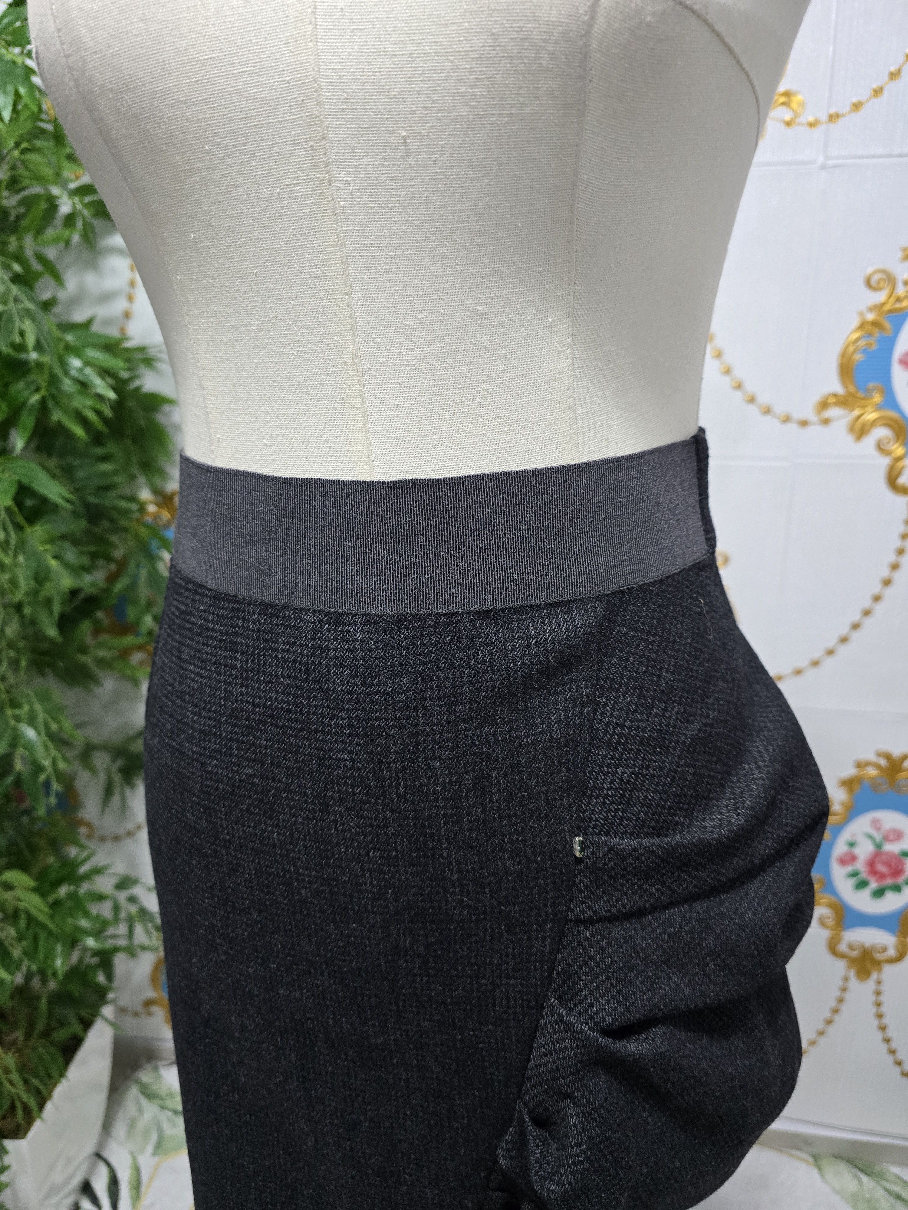Max Mara × Sportmax × Vintage SPORTMAX skirt Beautiful size Small Size 27" / US 4 / IT 40 - 3 Thumbnail
