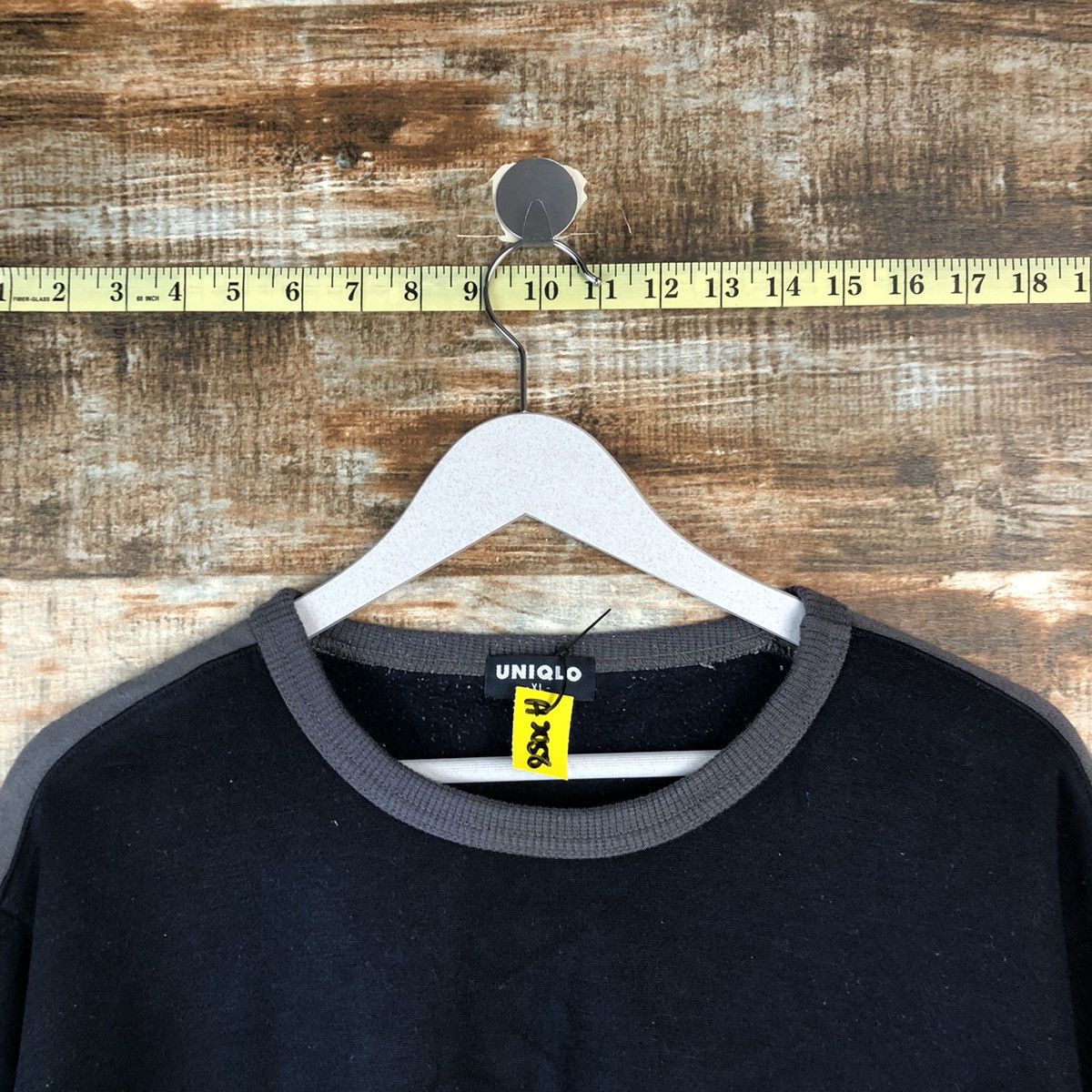 Uniqlo Uniqlo japan vintage Black Sweatshirt #A2058 Size US XL / EU 56 / 4 - 4 Thumbnail
