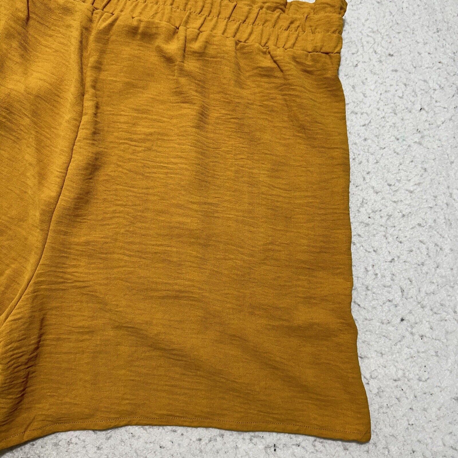 Other Retrology XL Medallion Gold Yellow Paperbag Shorts 5" Inseam Size 40" / US 18 - 8 Thumbnail