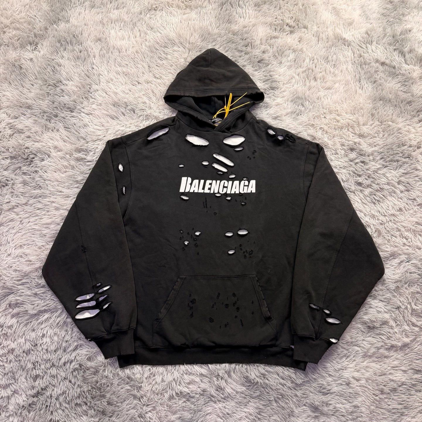Balenciaga balenciaga oversized black distressed hoodie Size US L / EU 52-54 / 3 - 1 Thumbnail