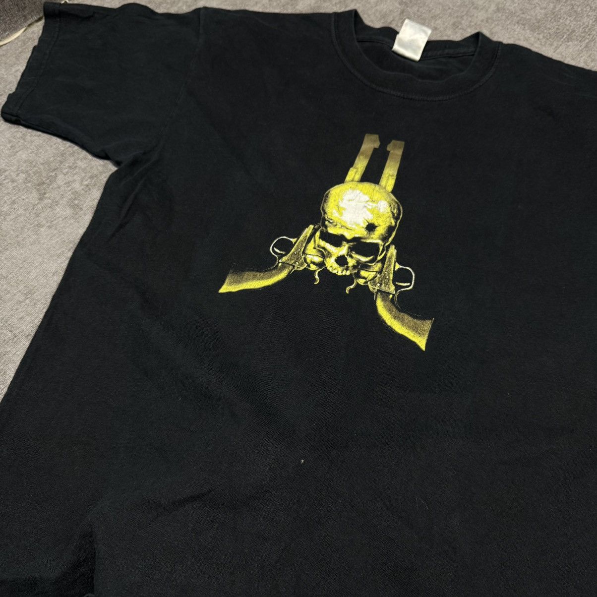 Vintage Y2K Skull T-shirt vintage “GUN” logo Size US L / EU 52-54 / 3 - 7 Thumbnail