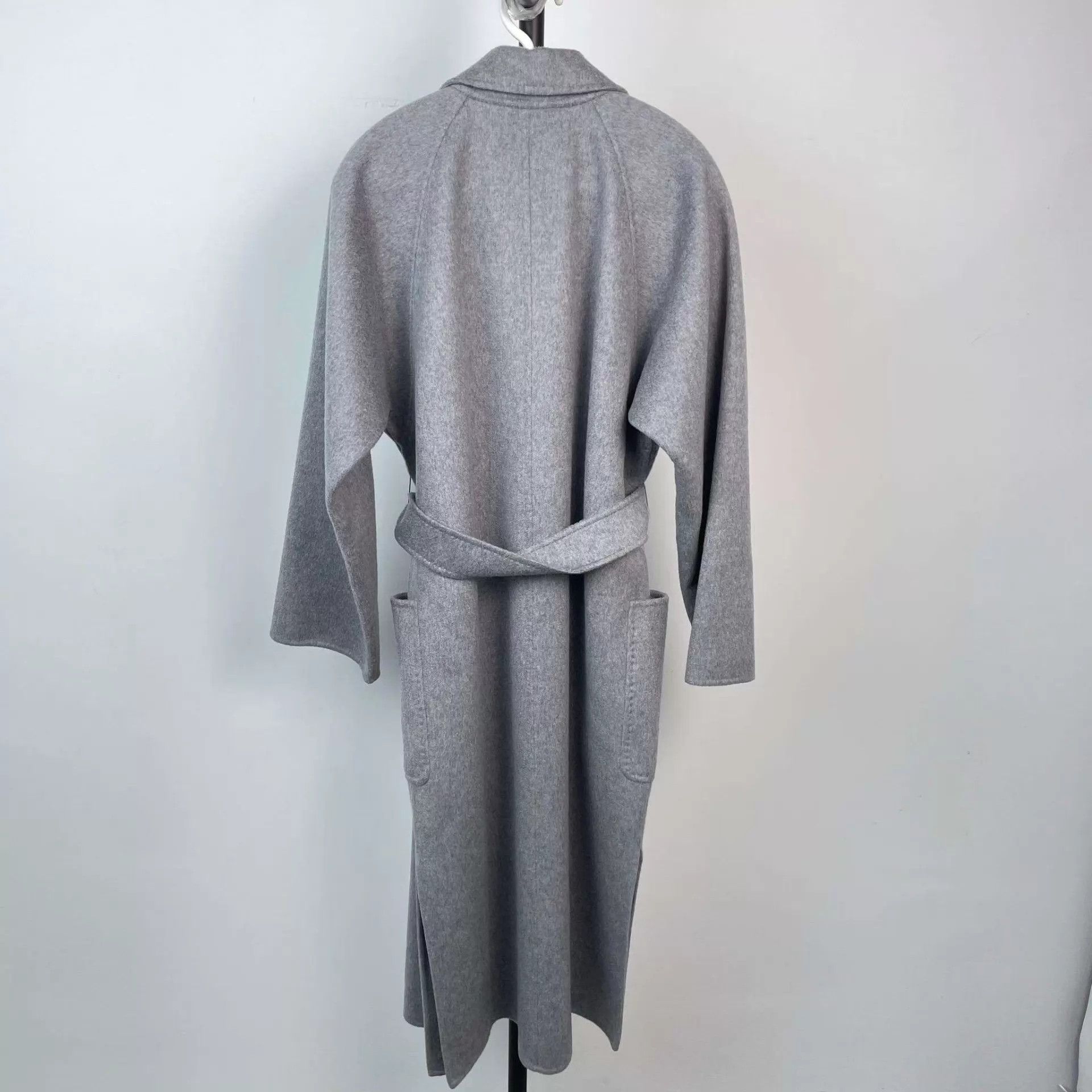 Max Mara MAXmara cashmere coat 155 gray Size XS / US 0-2 / IT 36-38 - 2 Thumbnail
