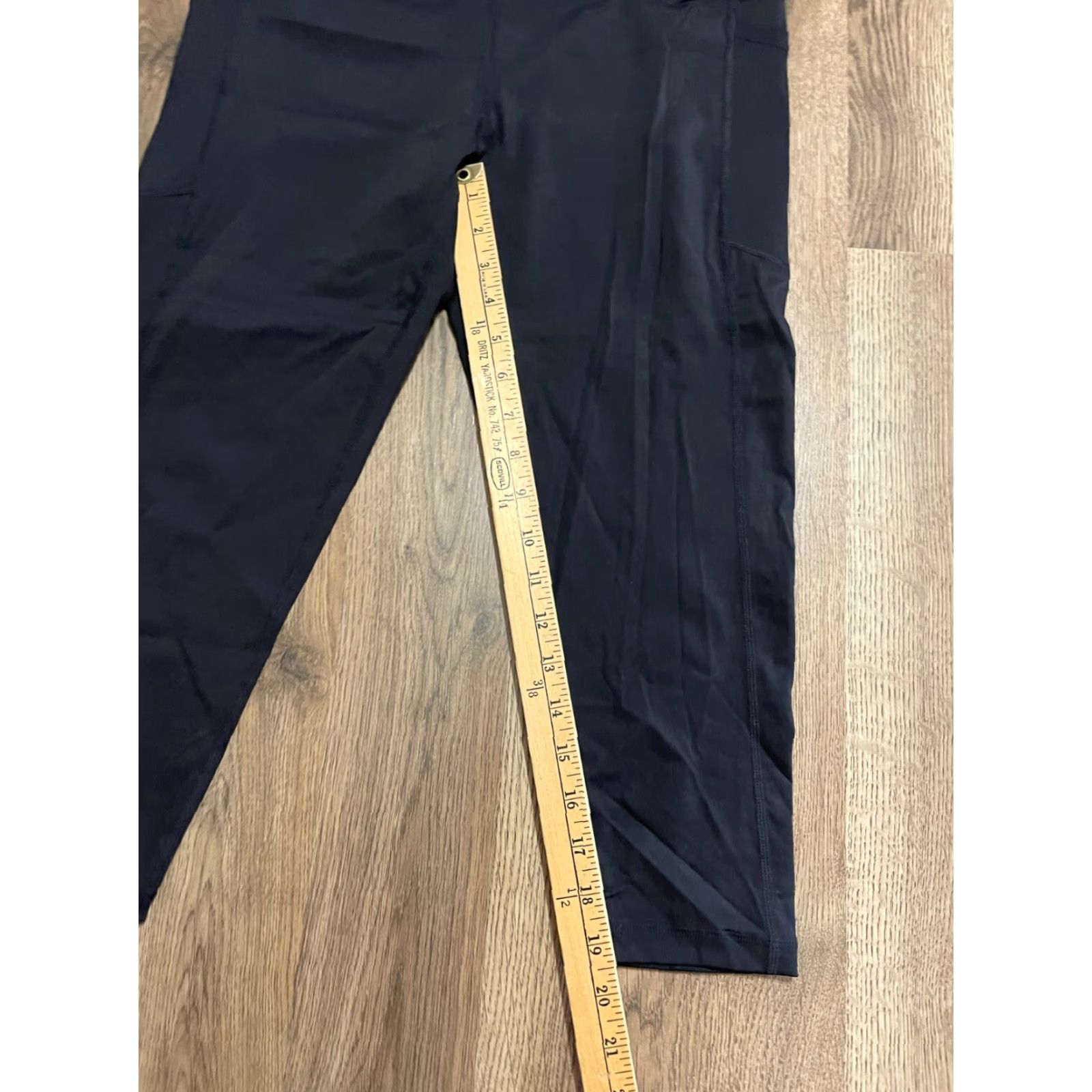 Vintage ZYIA Active Pants, Women's Size 14-16, Black Capri Leggings, Pull On, Regular, Inseam 19, 14-16, Fall Spring Summer, Womens Size 36" / US 14 / IT 50 - 5 Thumbnail