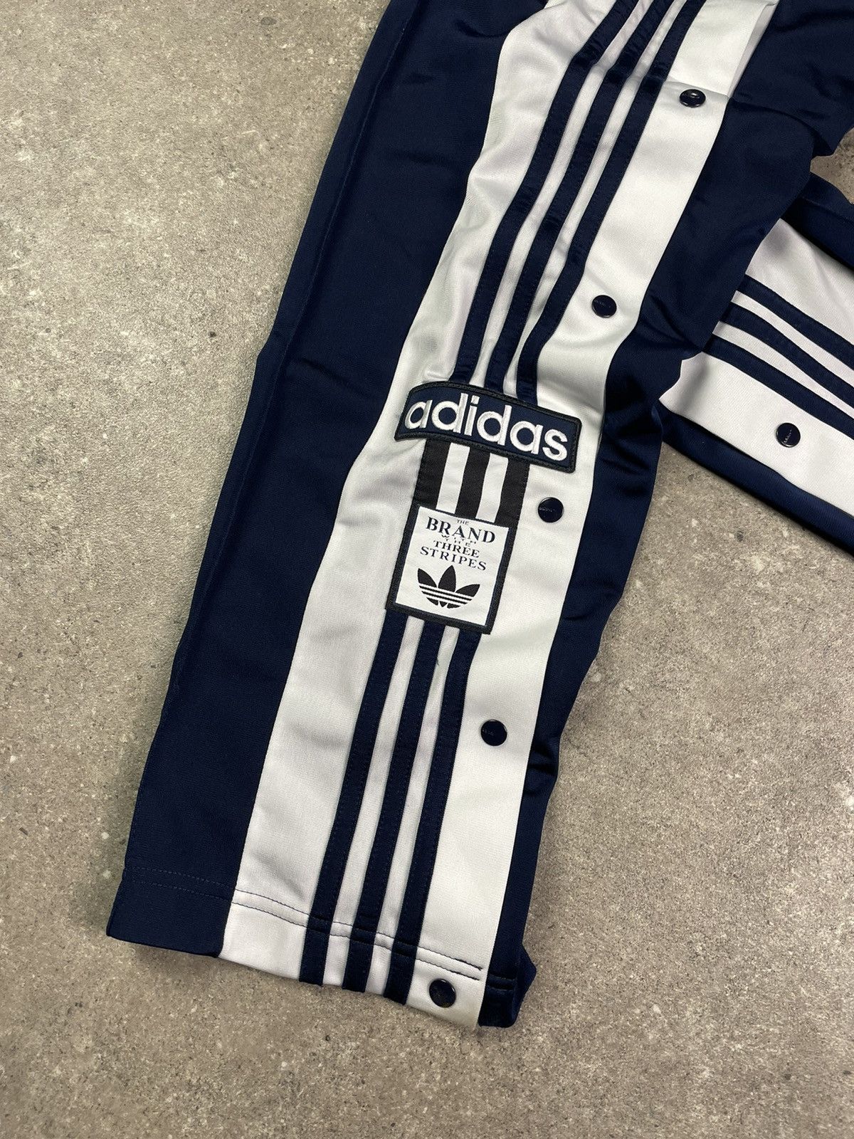 Adidas VINTAGE ADIDAS BUTTONS PANTS RETRO Y2K THREE STRIPES Size US 32 / EU 48 - 2 Thumbnail