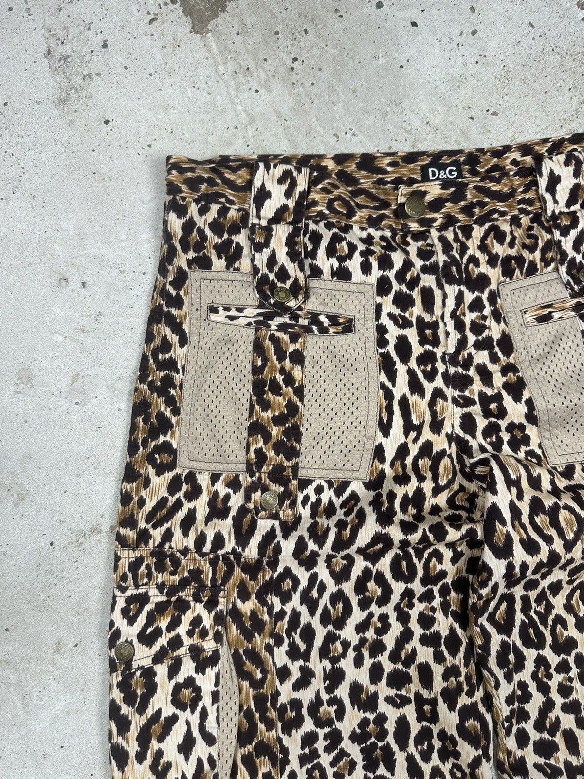 Dolce & Gabbana 2000s Dolce & Gabbana Leopard Print Baggy Cargo Pants Size 32" / US 10 / IT 46 - 8 Thumbnail